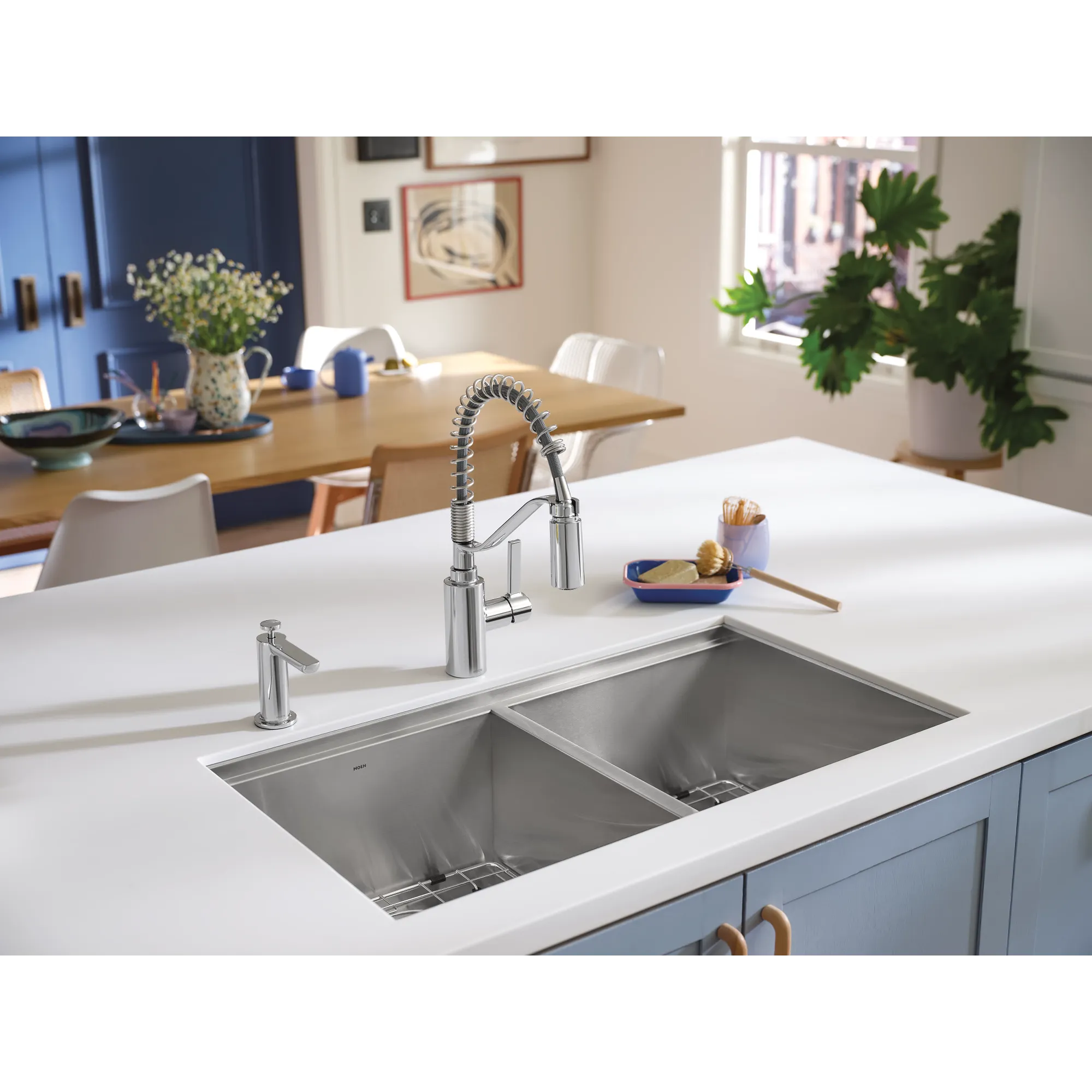 Genta LX One-Handle Pre-Rinse Spring Pulldown Kitchen Faucet - Image 3