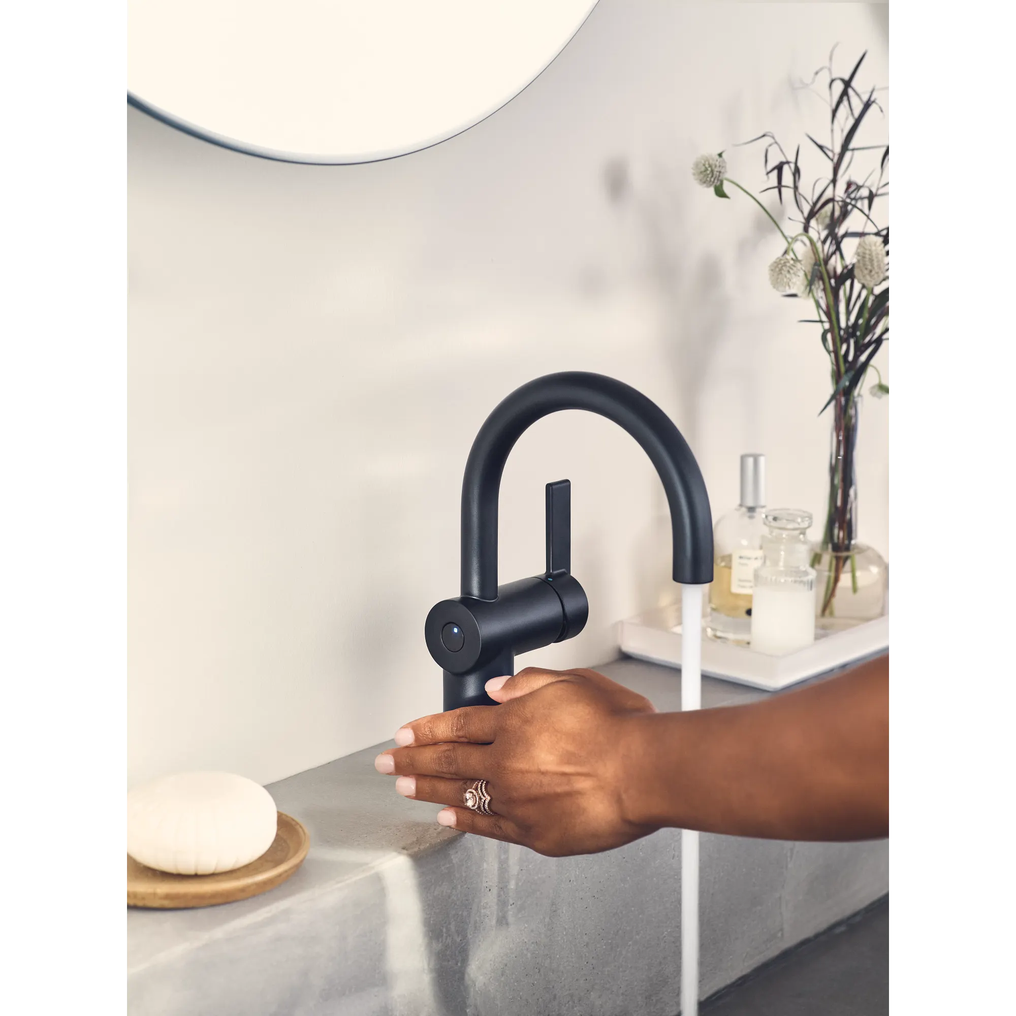 Cia MotionSense One-Handle Touchless Bathroom Faucet - Image 37