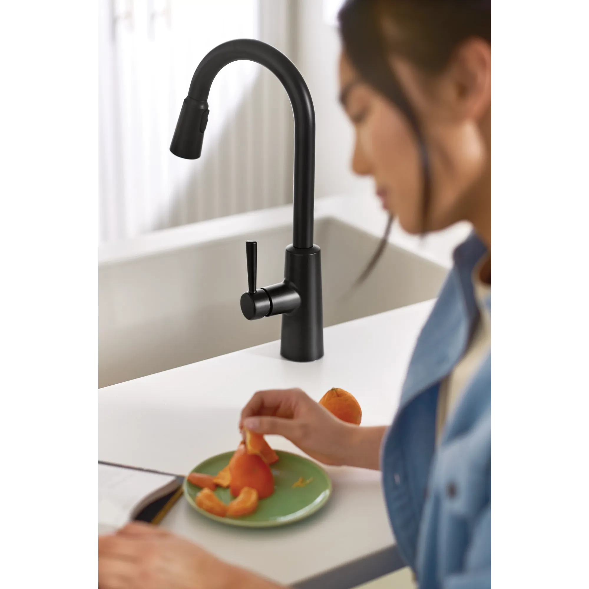 Riley MotionSense Wave One-Handle Pulldown Touchless Kitchen Faucet - Image 24