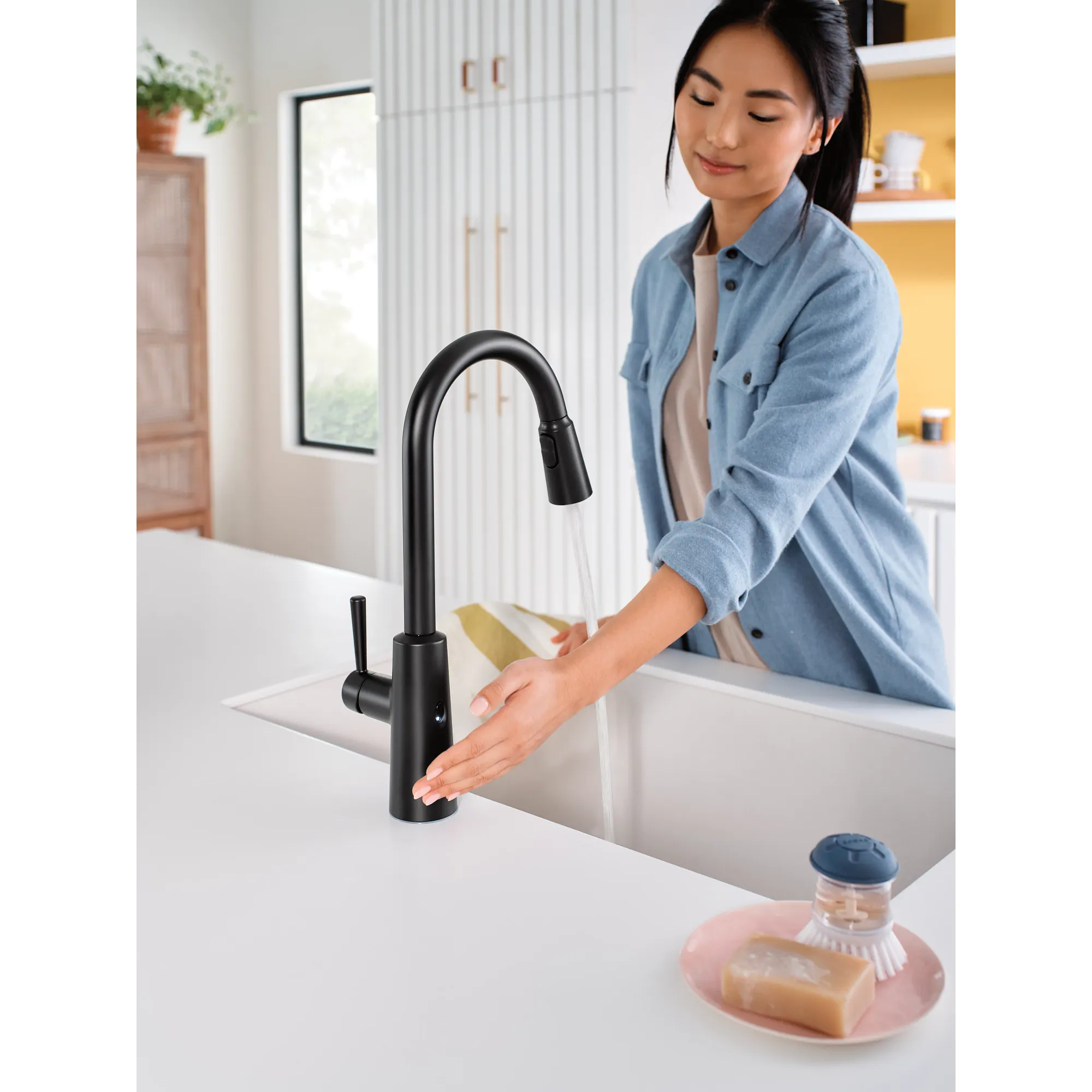 Riley MotionSense Wave One-Handle Pulldown Touchless Kitchen Faucet - Image 25