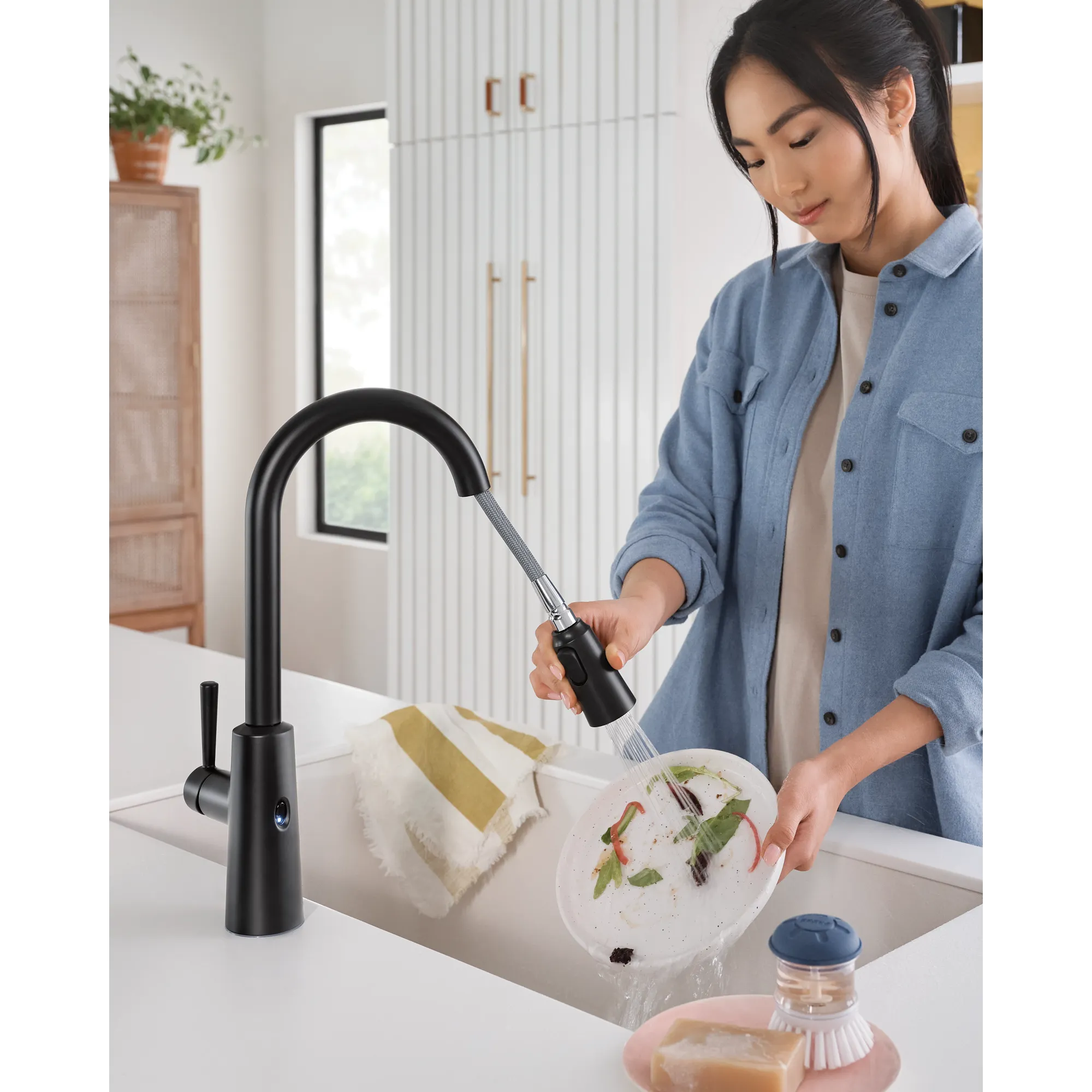Riley MotionSense Wave One-Handle Pulldown Touchless Kitchen Faucet - Image 26