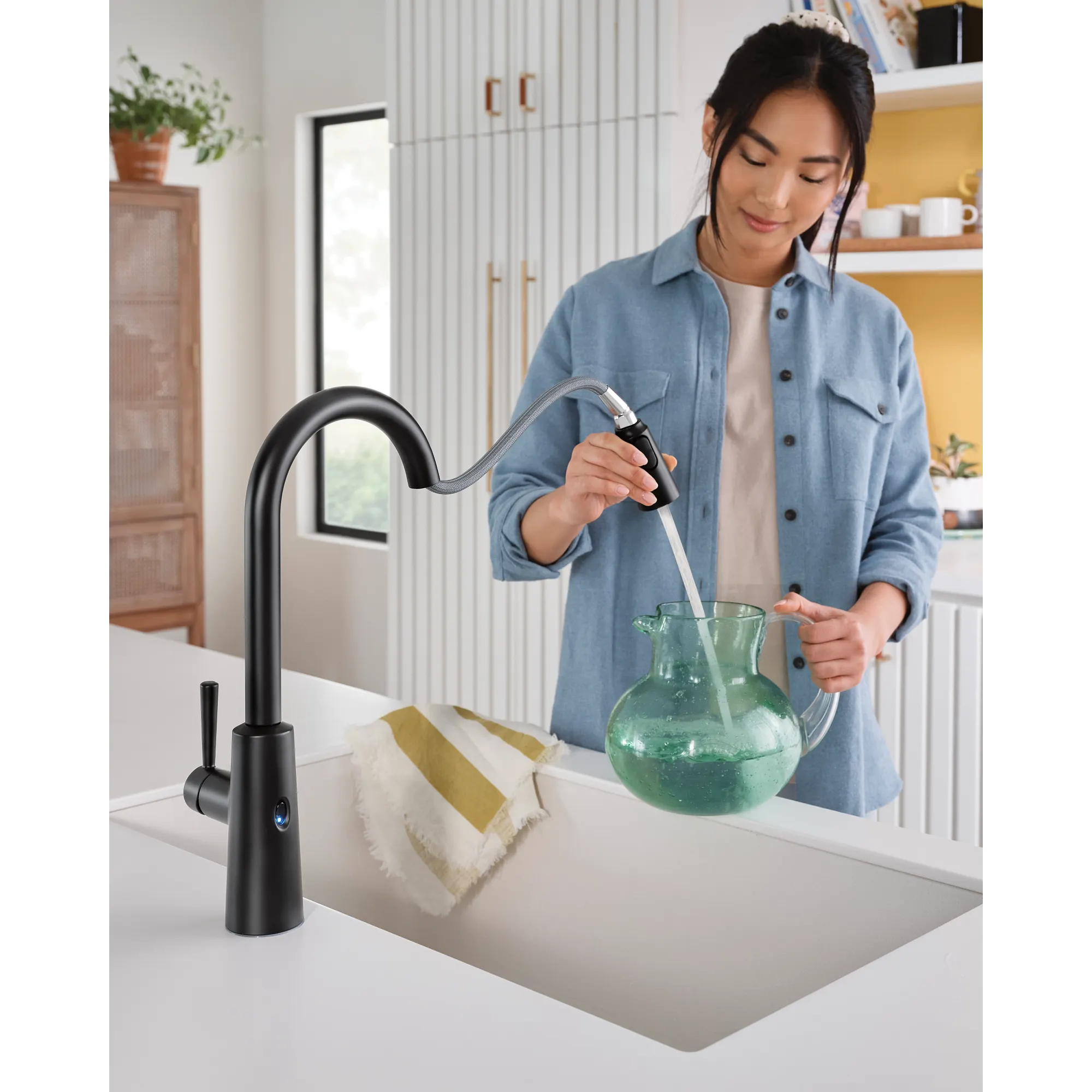 Riley MotionSense Wave One-Handle Pulldown Touchless Kitchen Faucet - Image 27