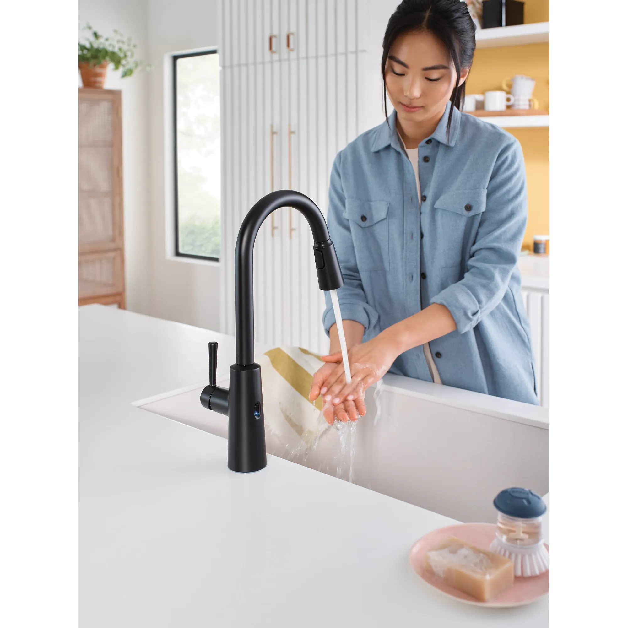 Riley MotionSense Wave One-Handle Pulldown Touchless Kitchen Faucet - Image 29