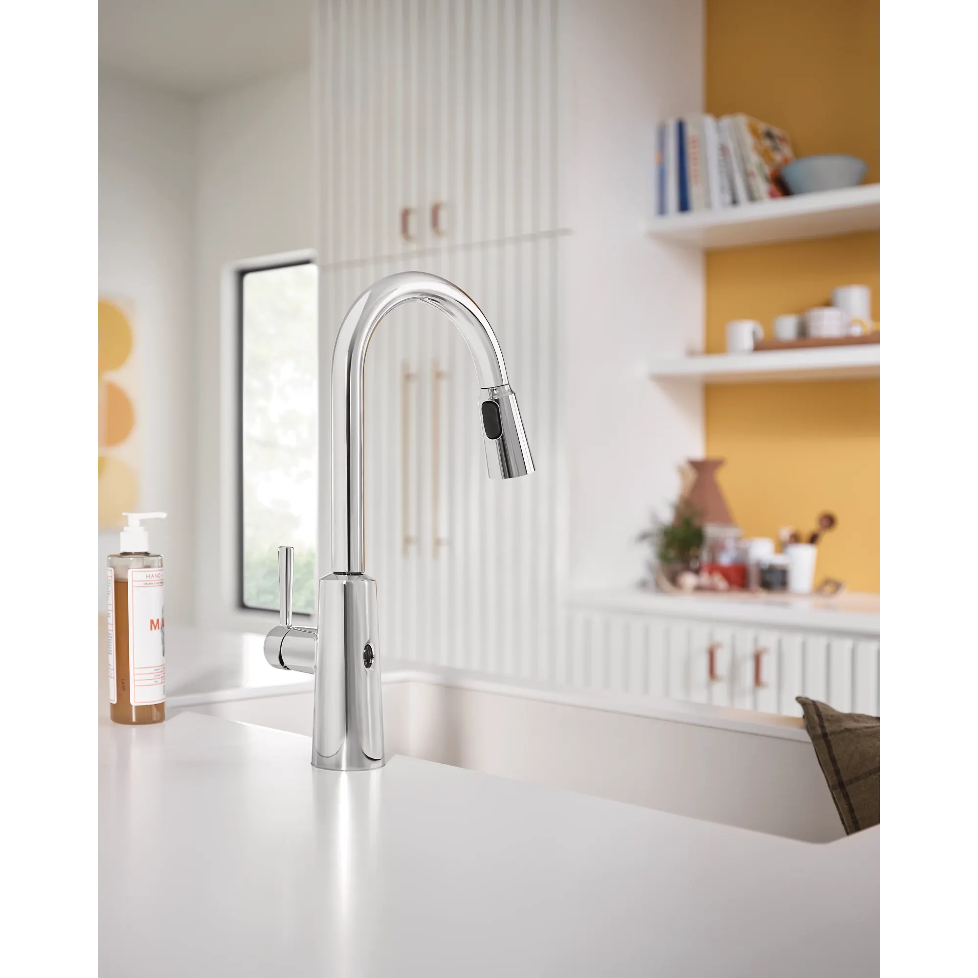Riley MotionSense Wave One-Handle Pulldown Touchless Kitchen Faucet - Image 3