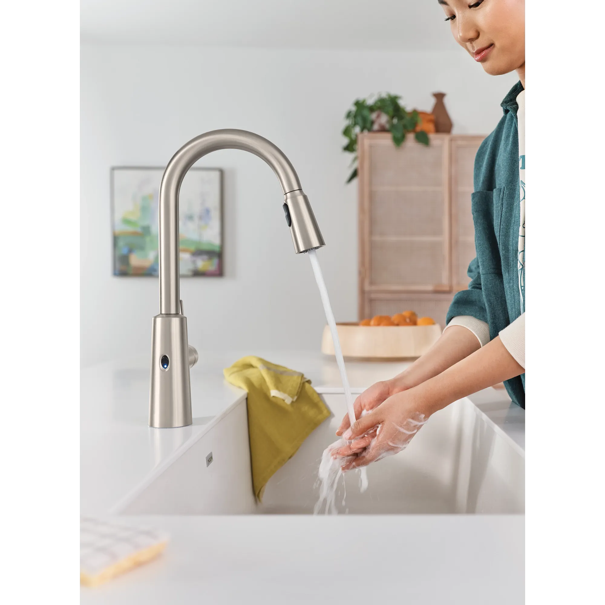 Riley MotionSense Wave One-Handle Pulldown Touchless Kitchen Faucet - Image 39