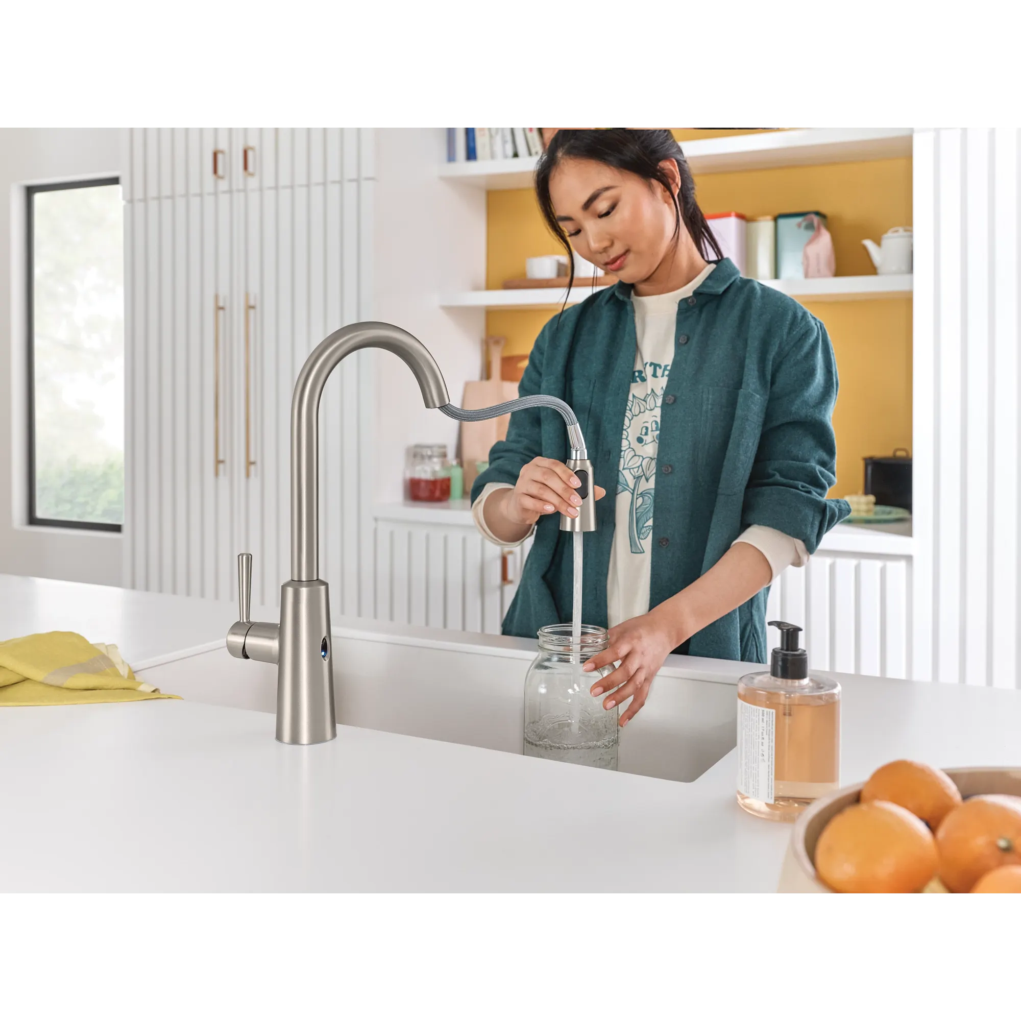 Riley MotionSense Wave One-Handle Pulldown Touchless Kitchen Faucet - Image 43