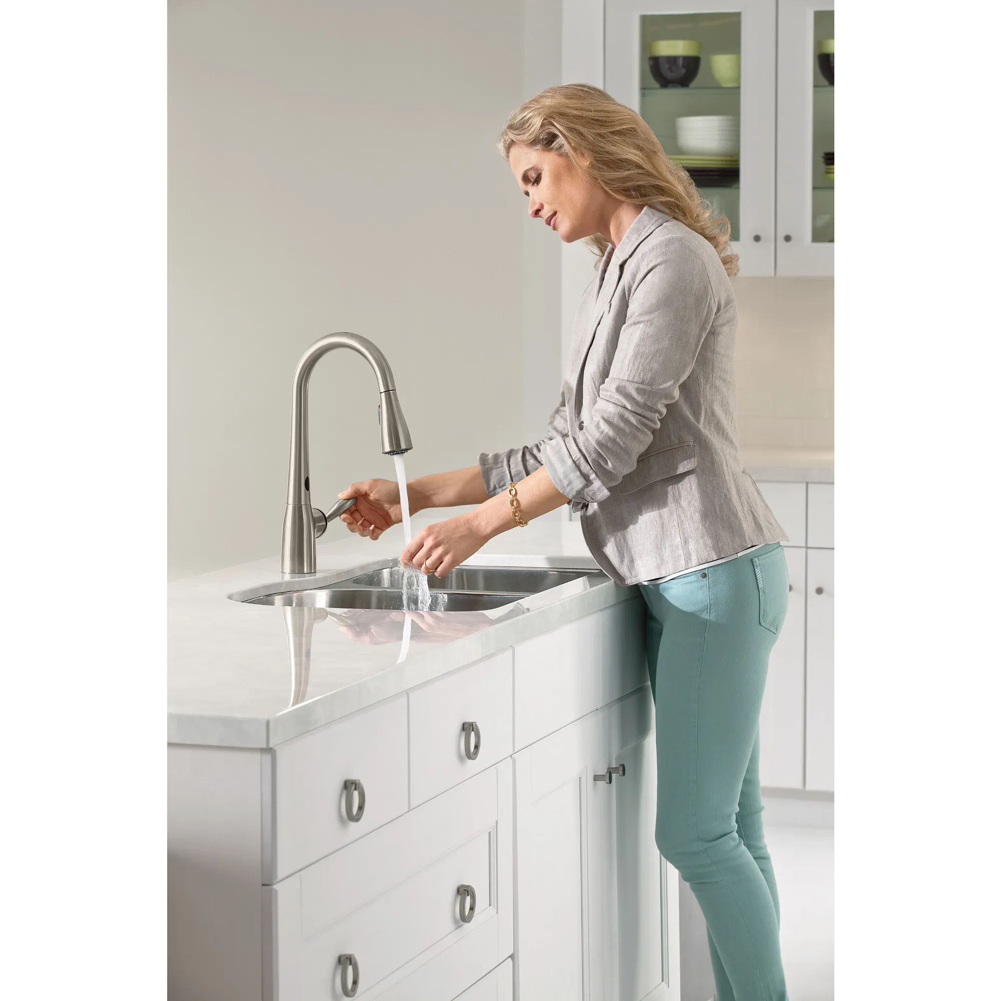 Arbor Chrome One-Handle High Arc Pulldown Kitchen Faucet - Image 14