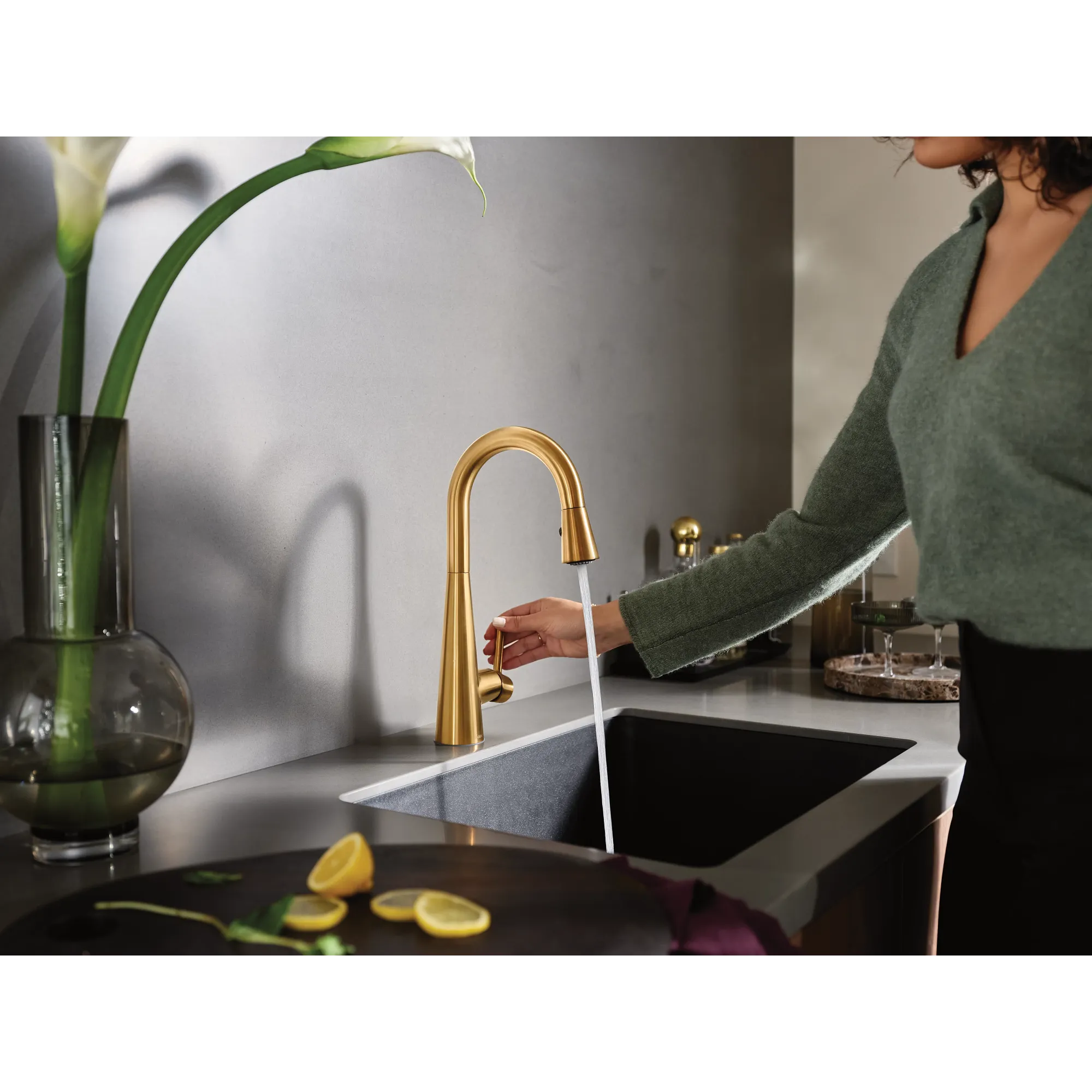 Sleek One-Handle Pulldown Bar Faucet - Image 30