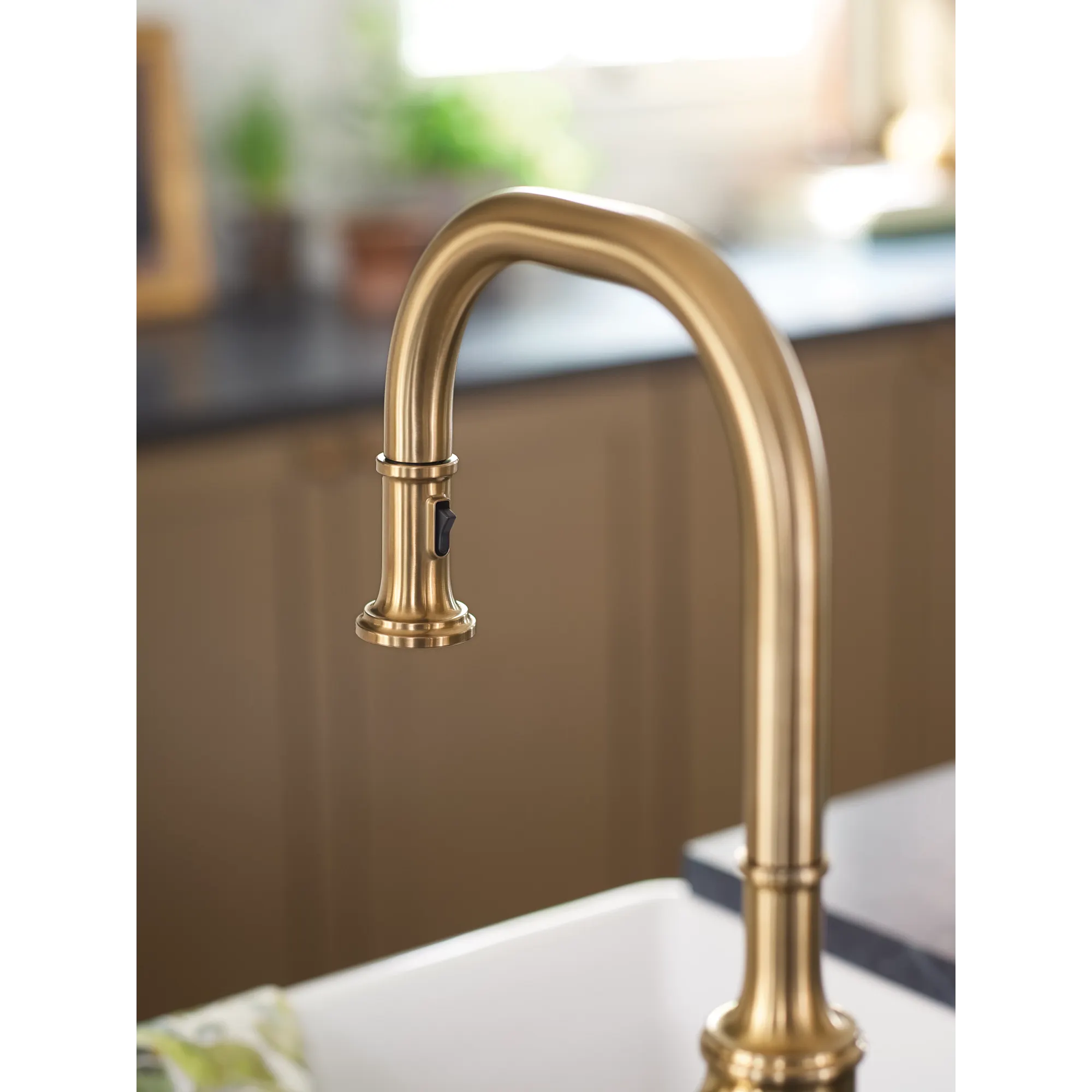 Smyth MotionSense Wave One-Handle Pulldown Touchless Kitchen Faucet - Image 18