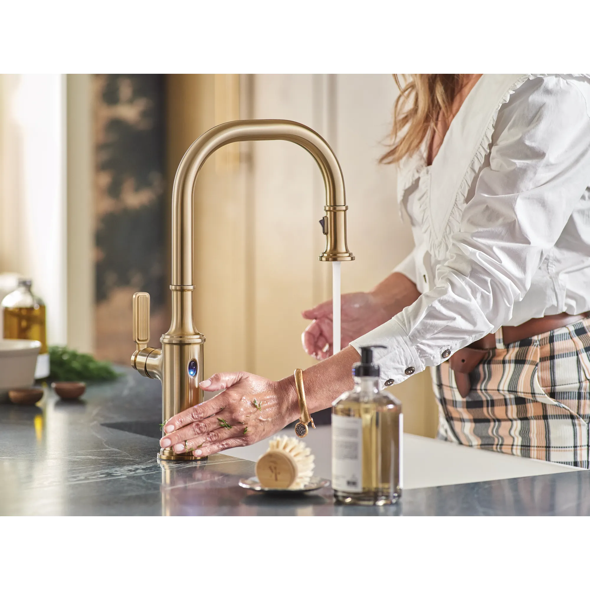 Smyth MotionSense Wave One-Handle Pulldown Touchless Kitchen Faucet - Image 19