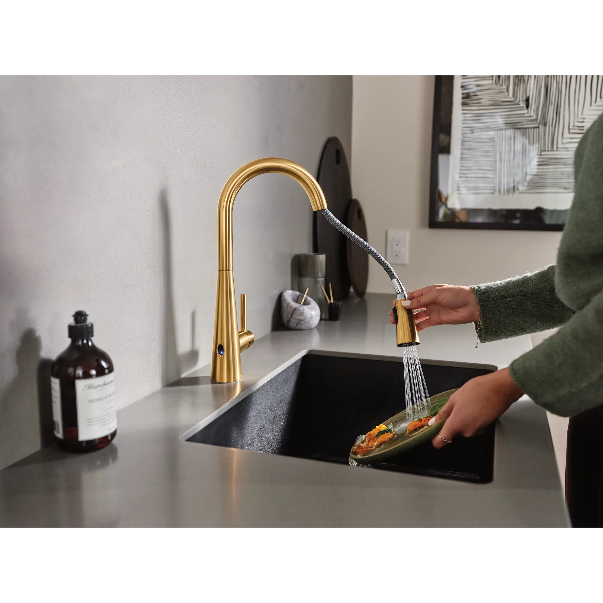Sleek MotionSense Wave One-Handle Pulldown Touchless Kitchen Faucet - Image 26
