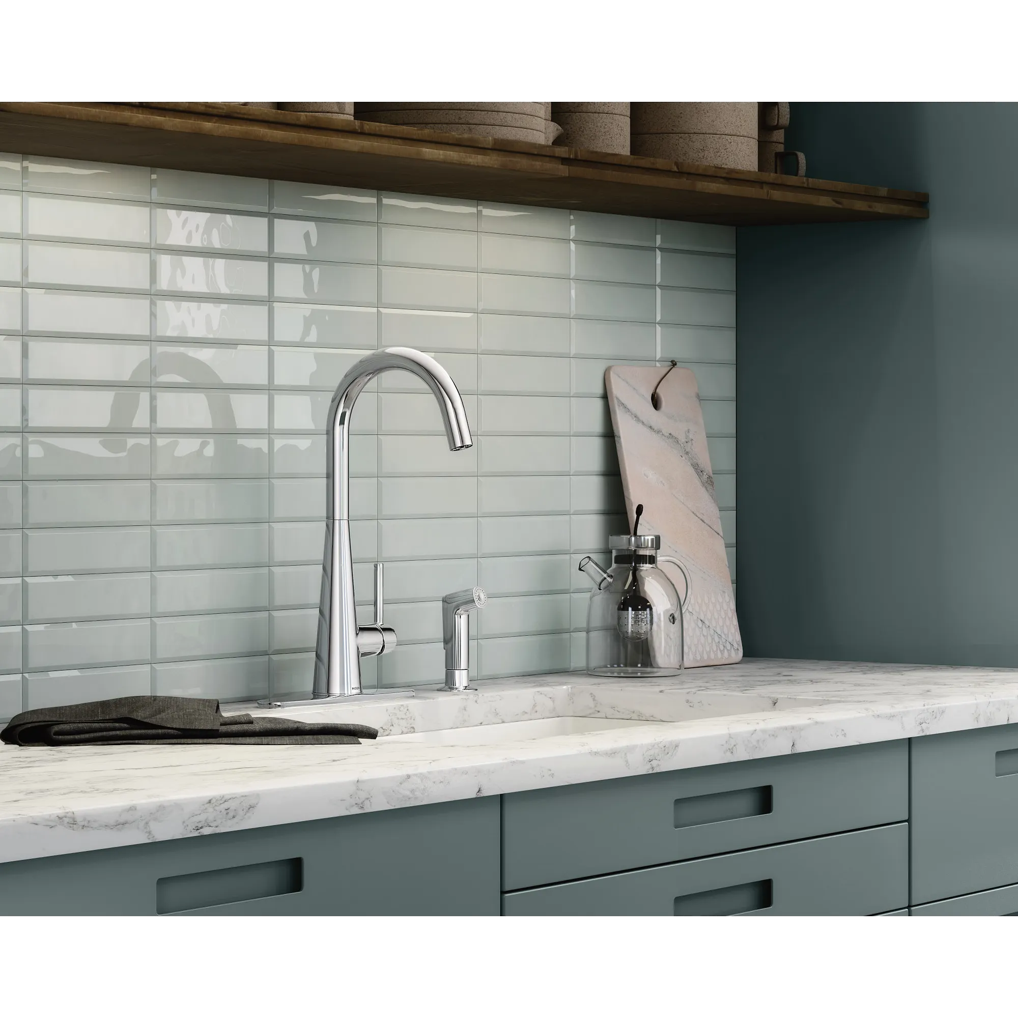 Sleek Chrome One-Handle Kitchen Faucet - Image 4