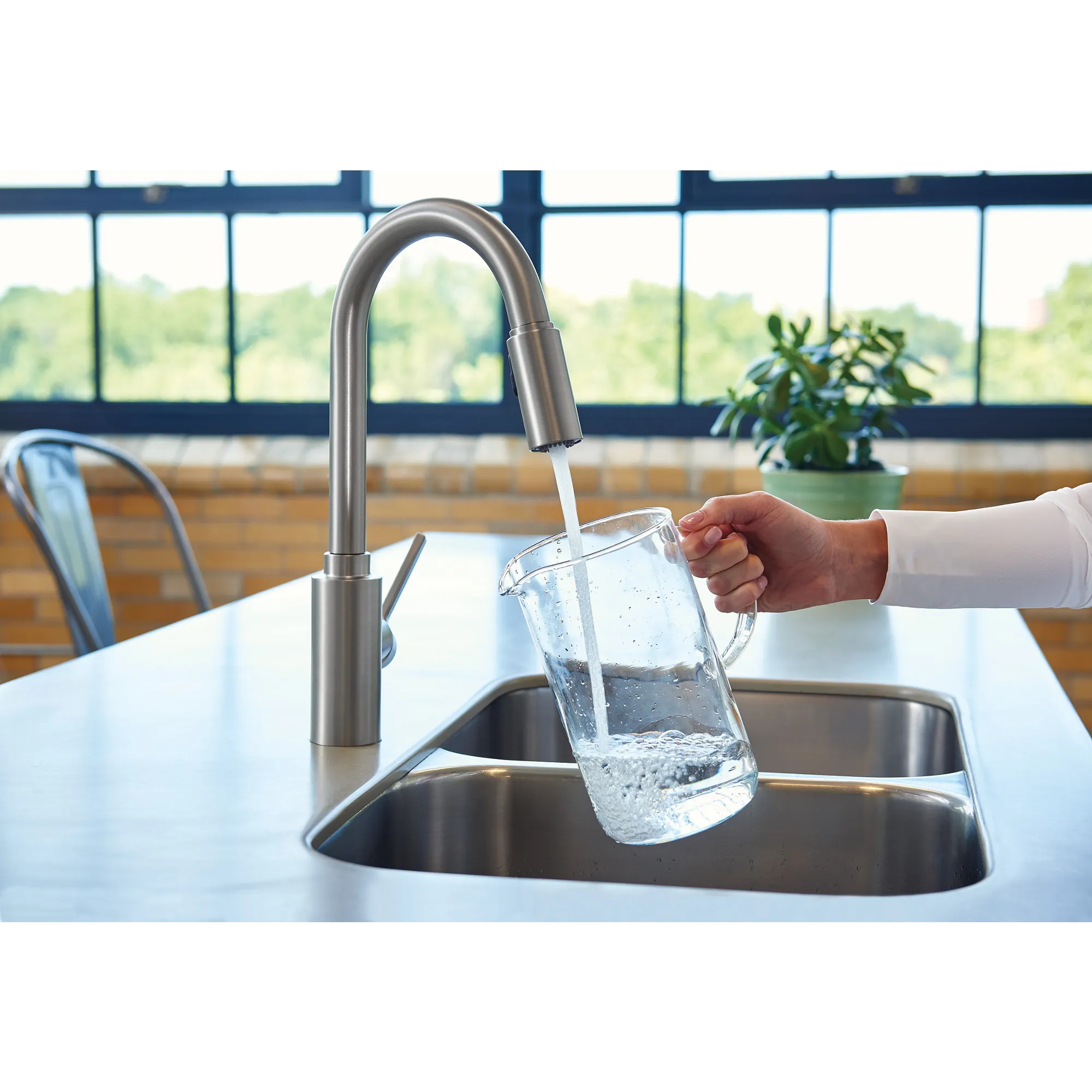 Genta LX One-Handle High Arc Pulldown Kitchen Faucet - Image 13
