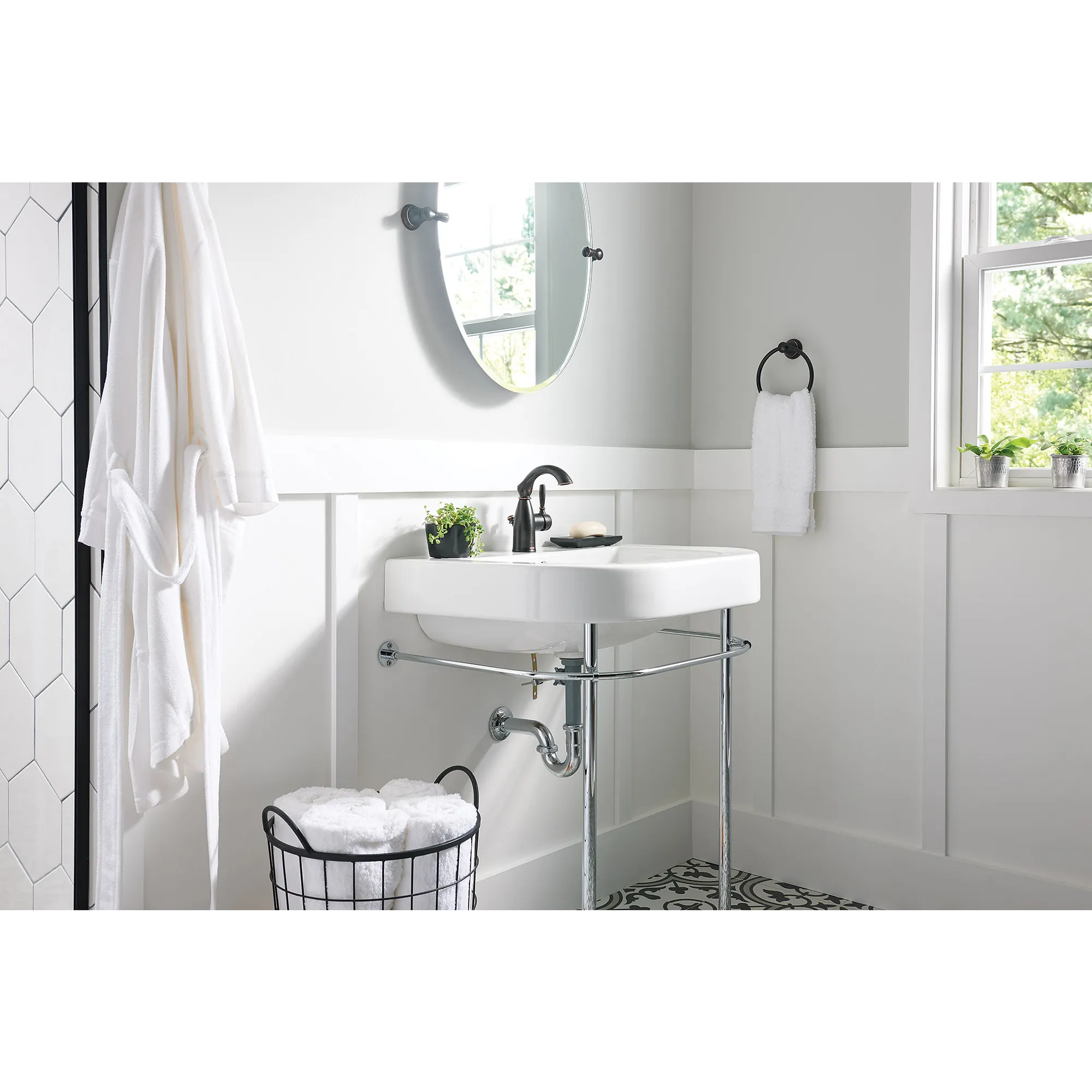 Sarona One-handle Bathroom Sink Faucet - Image 4