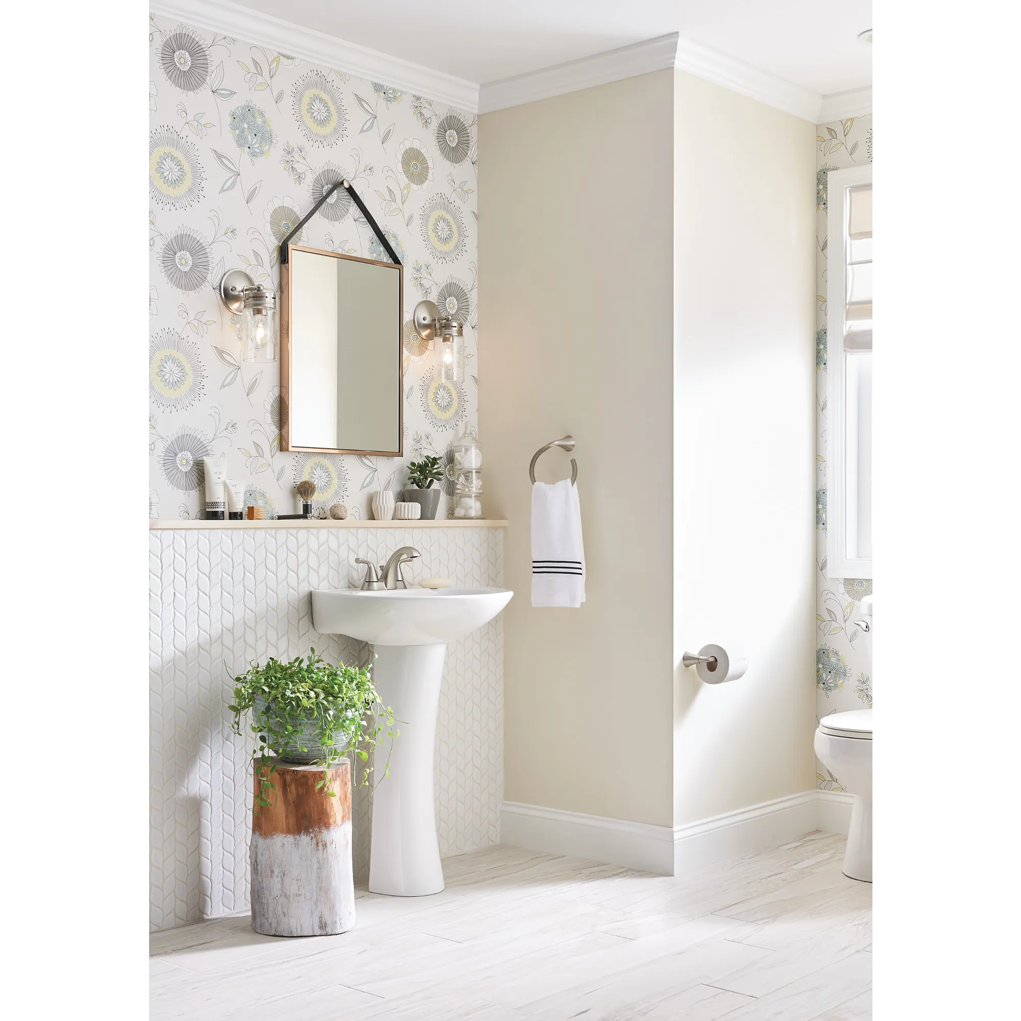 Haber Two-handle Centerset Bathroom Sink Faucet - Image 4