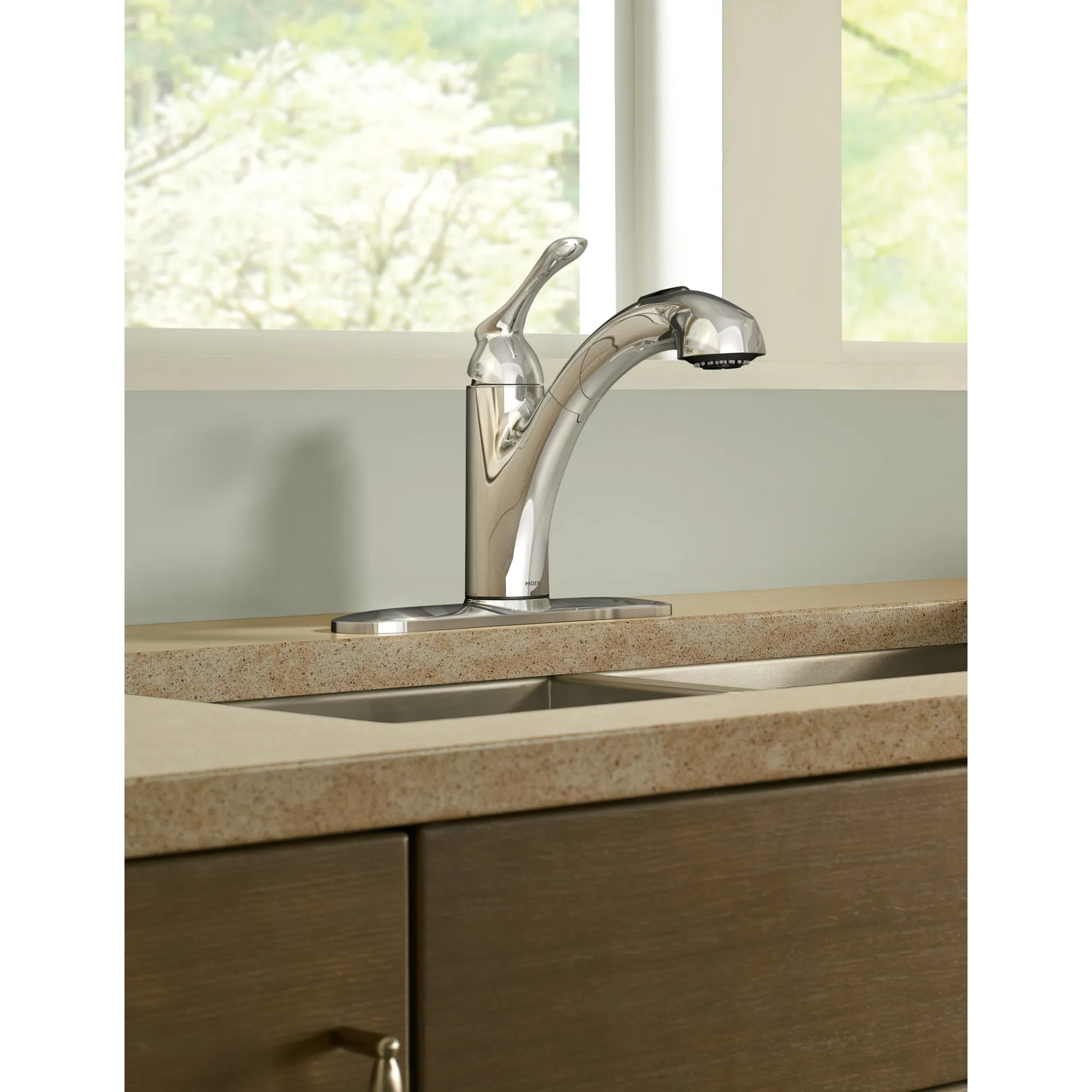 Banbury One-Handle Pullout Kitchen Faucet - Image 2