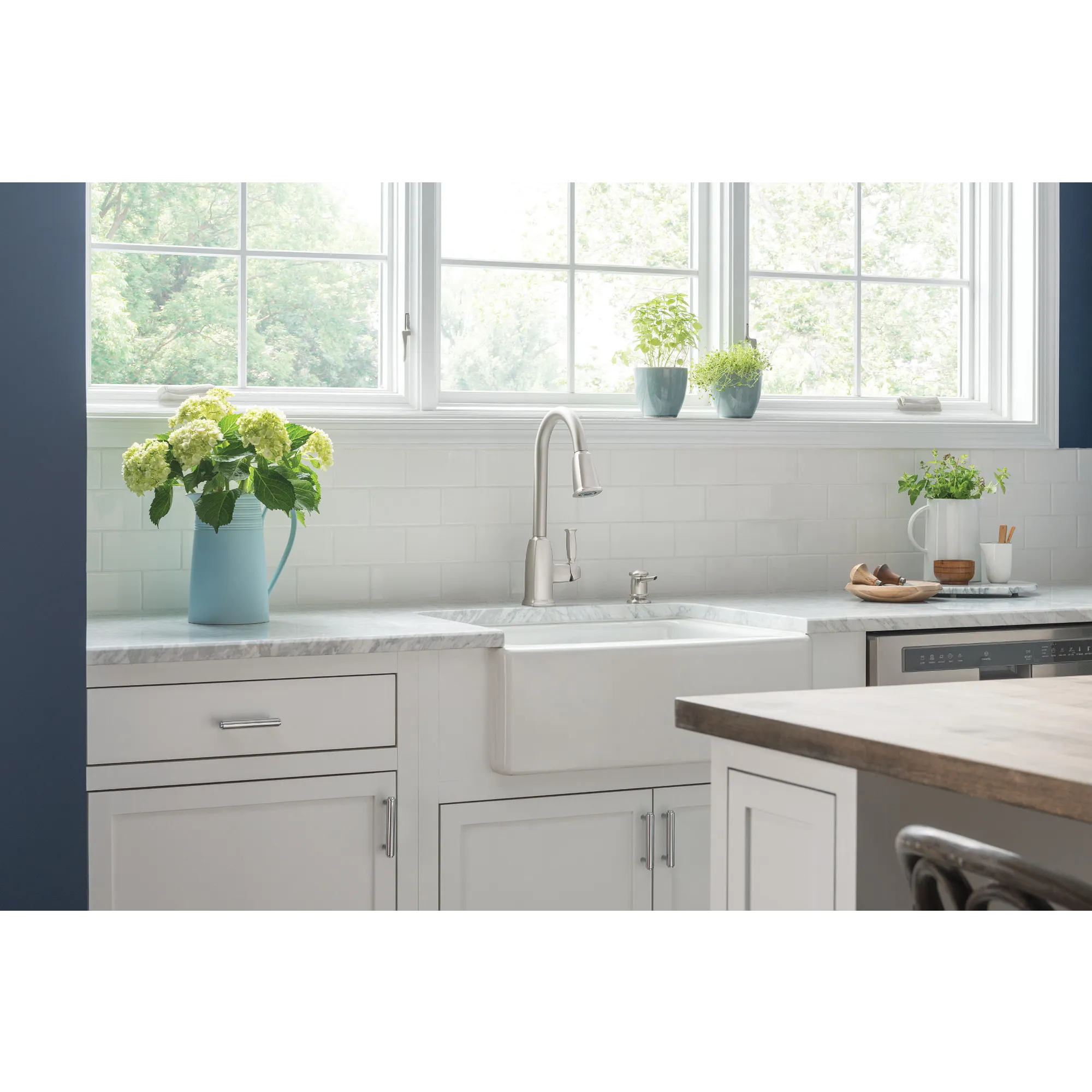 Wellsley One-handle High Arc Pulldown Kitchen Faucet - Image 11