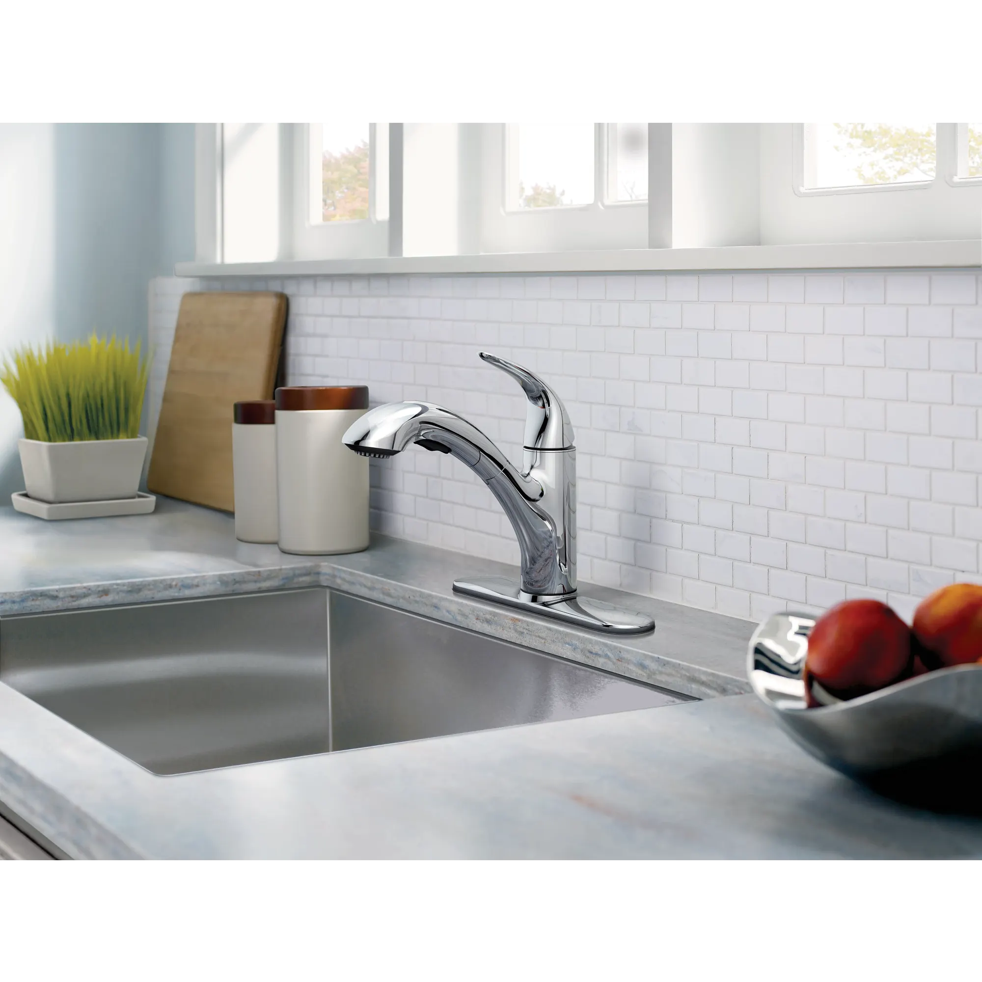 Medina One-Handle Pullout Kitchen Faucet - Image 12