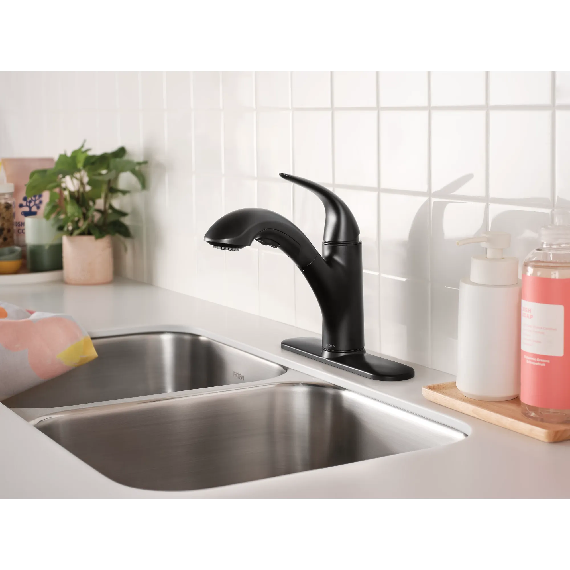 Medina One-Handle Pullout Kitchen Faucet - Image 21