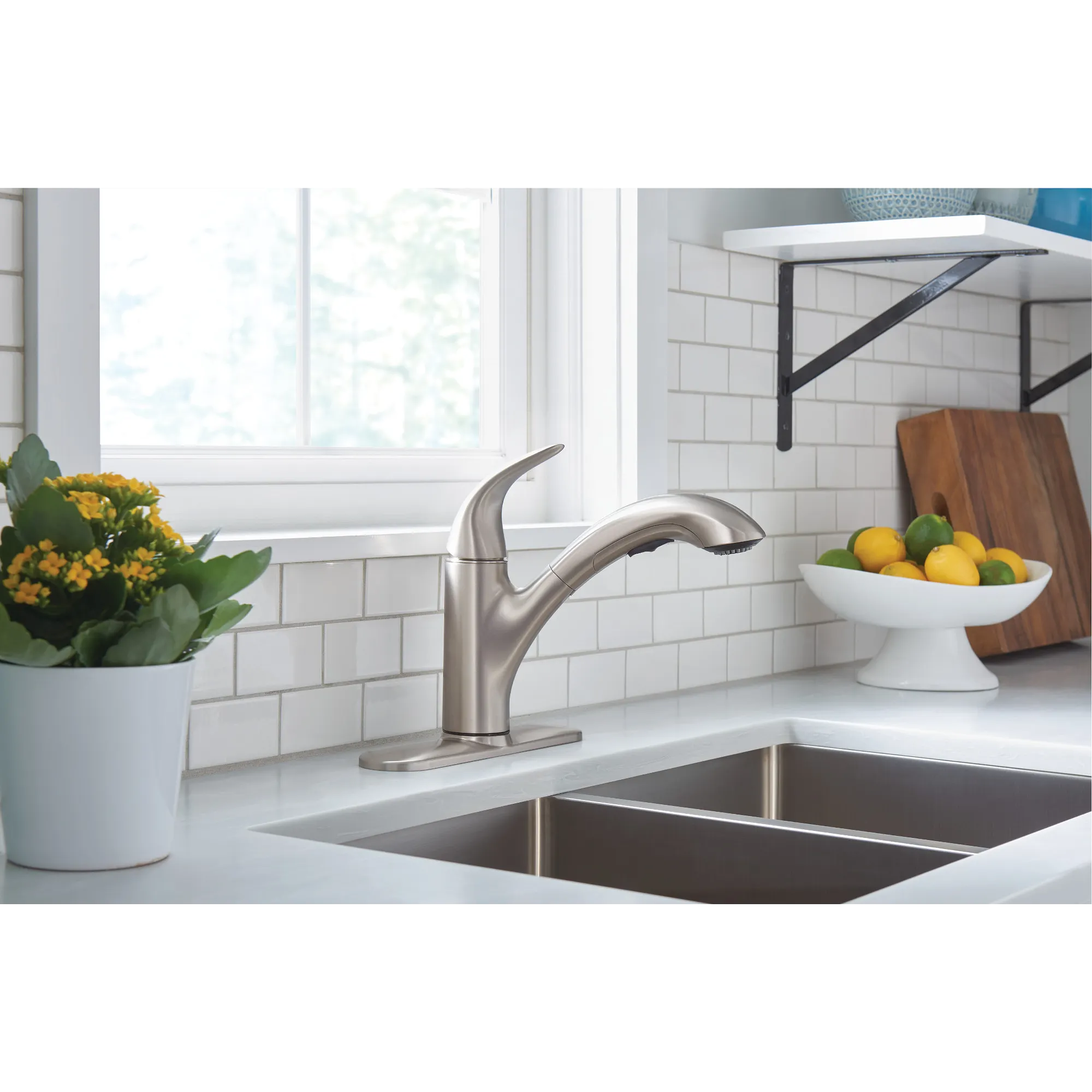 Medina One-Handle Pullout Kitchen Faucet - Image 34