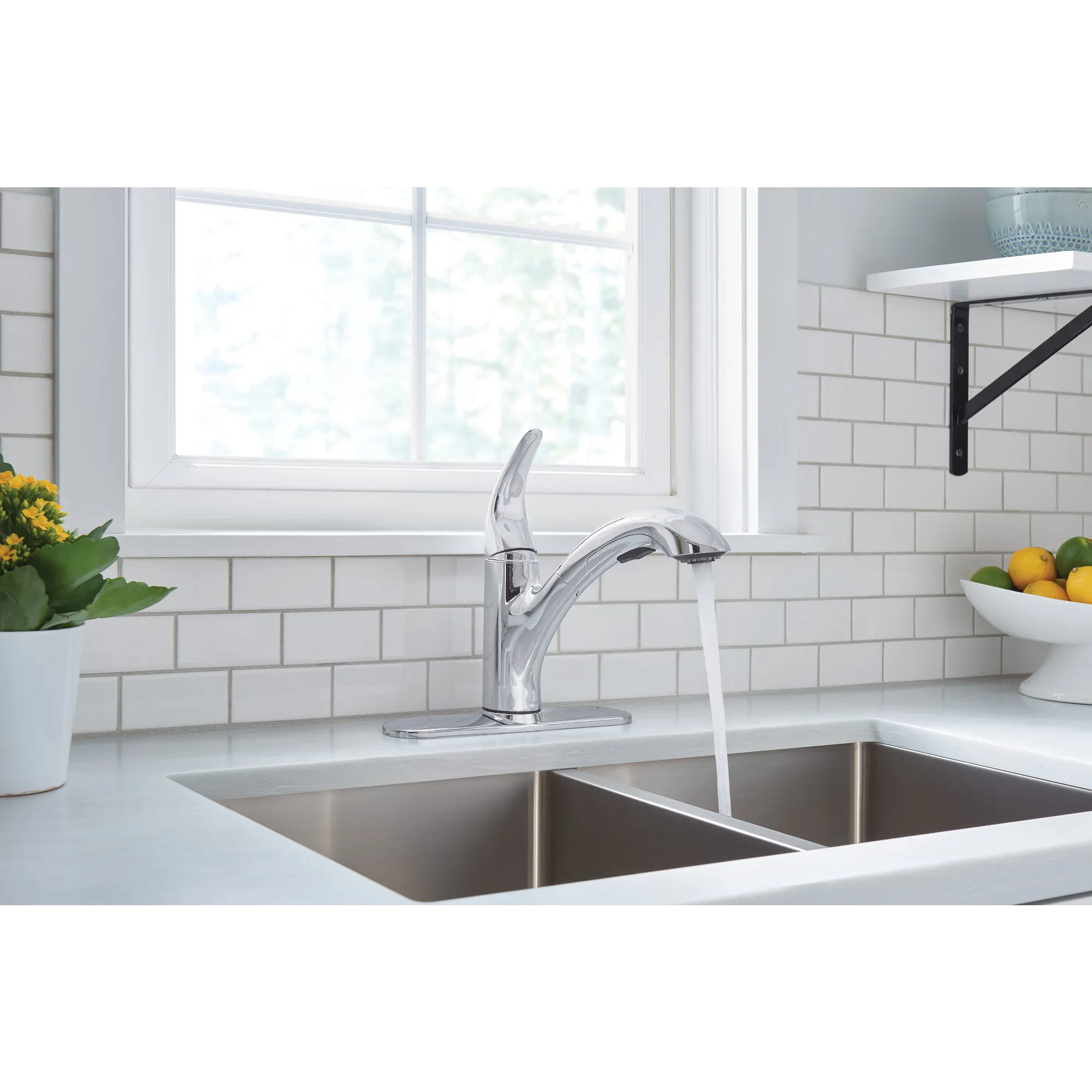 Medina One-Handle Pullout Kitchen Faucet - Image 8