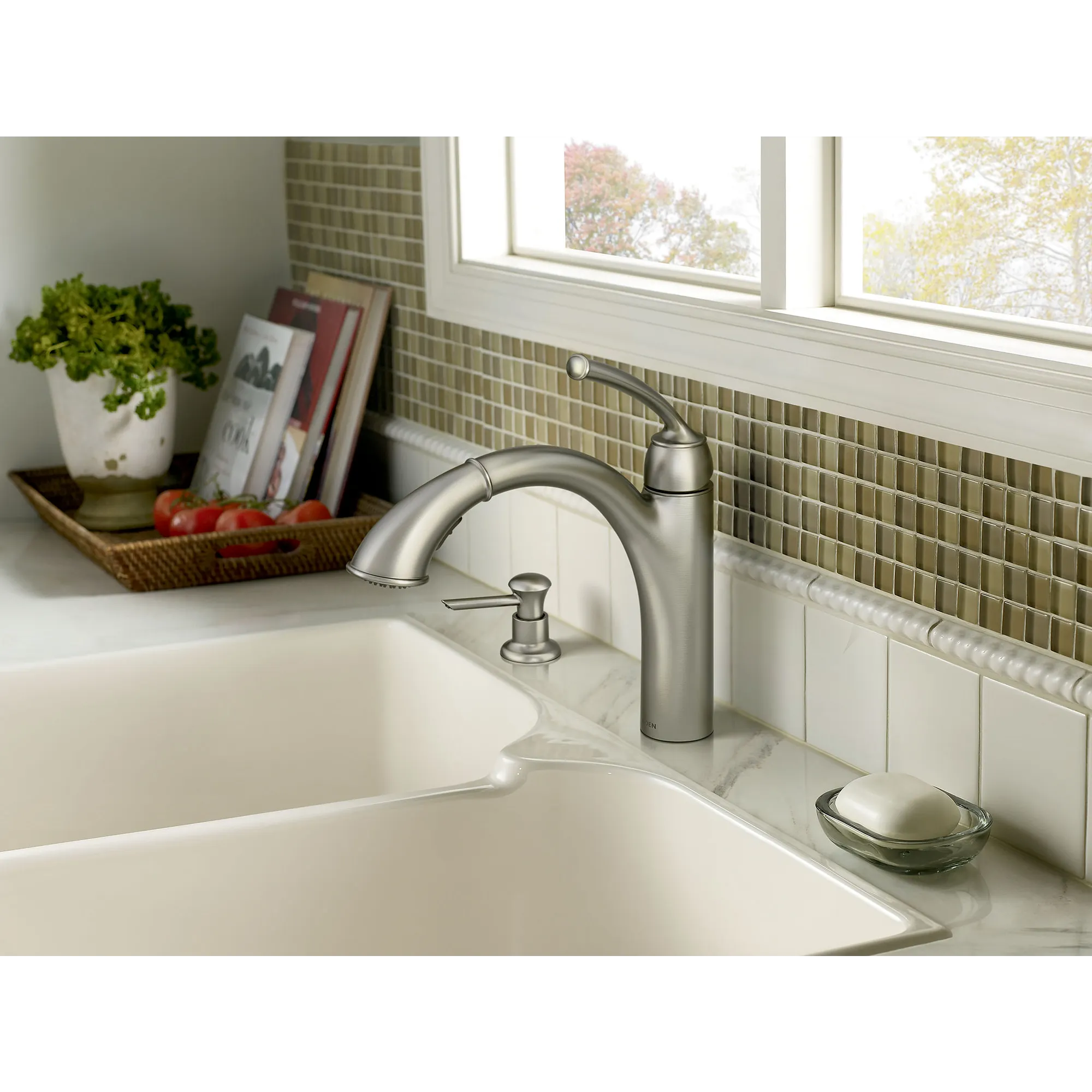 Sullivan Mediterranean Bronze One-Handle Pullout Kitchen Faucet - Image 5