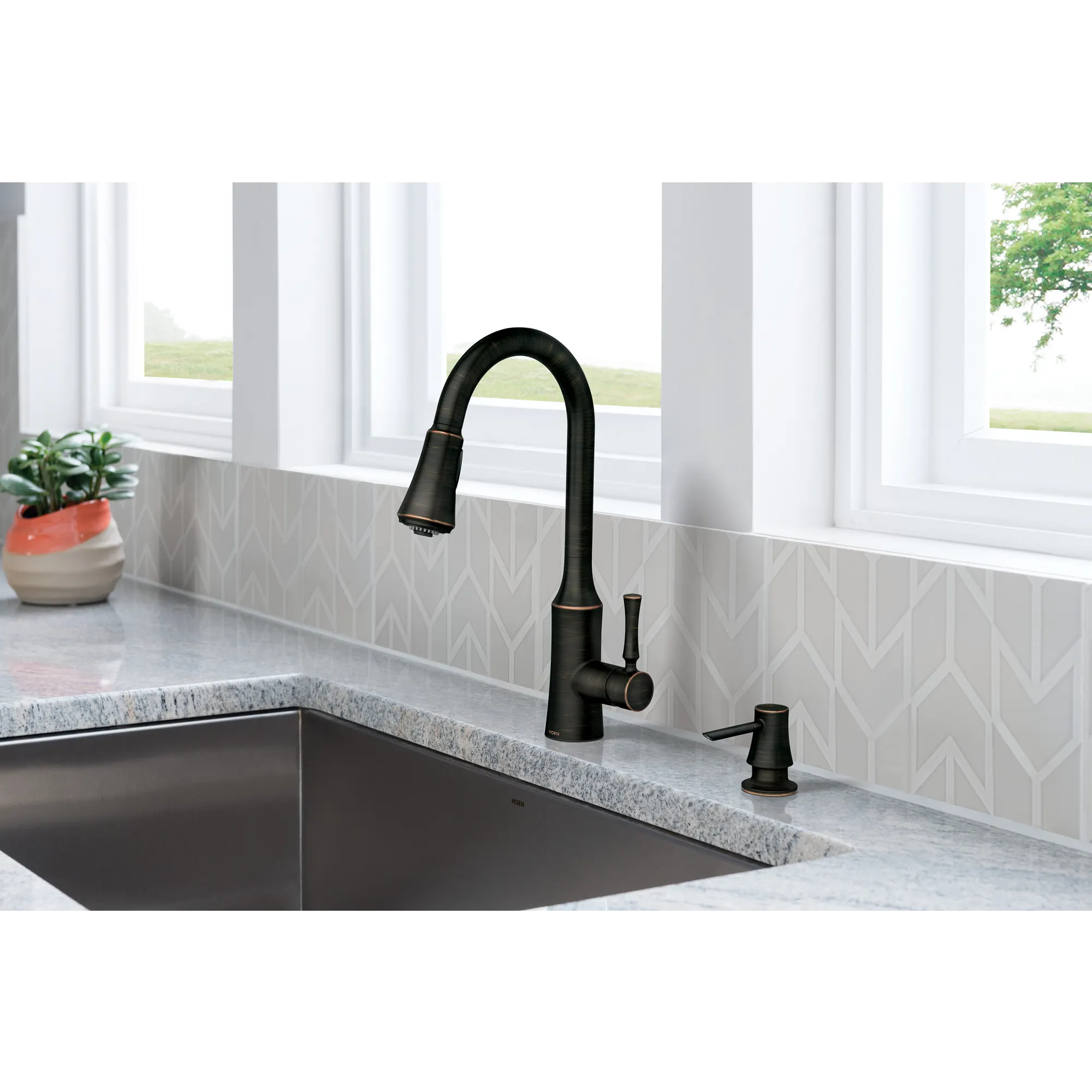 Venango Chrome One-Handle High Arc Pulldown Kitchen Faucet - Image 14