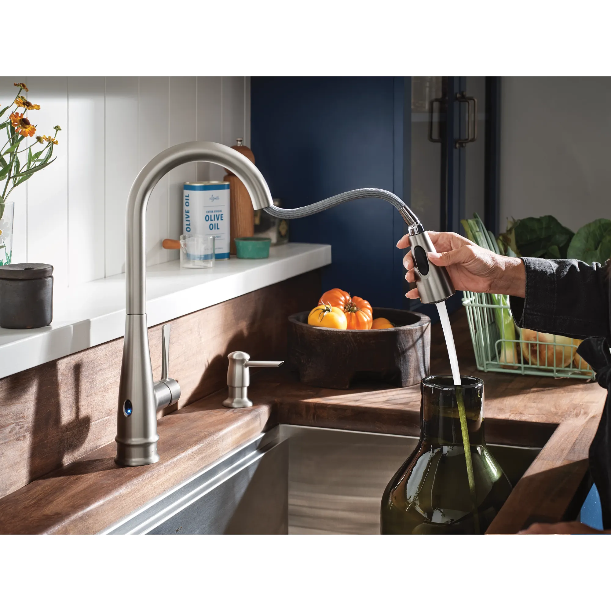 Birchfield MotionSense Wave One-Handle Pulldown Touchless Kitchen Faucet - Image 7