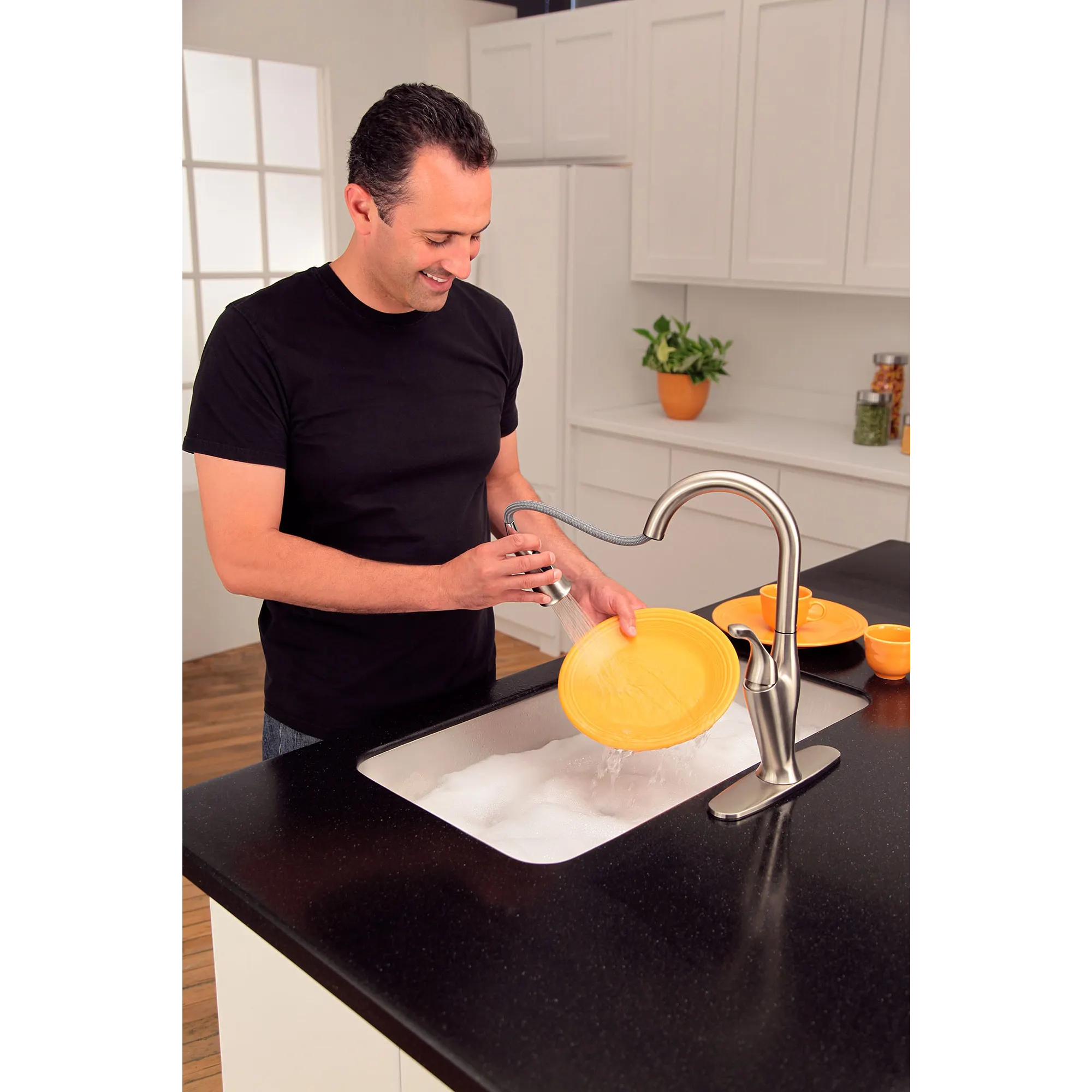 Solidad Matte black one-handle high arc pulldown kitchen faucet - Image 2