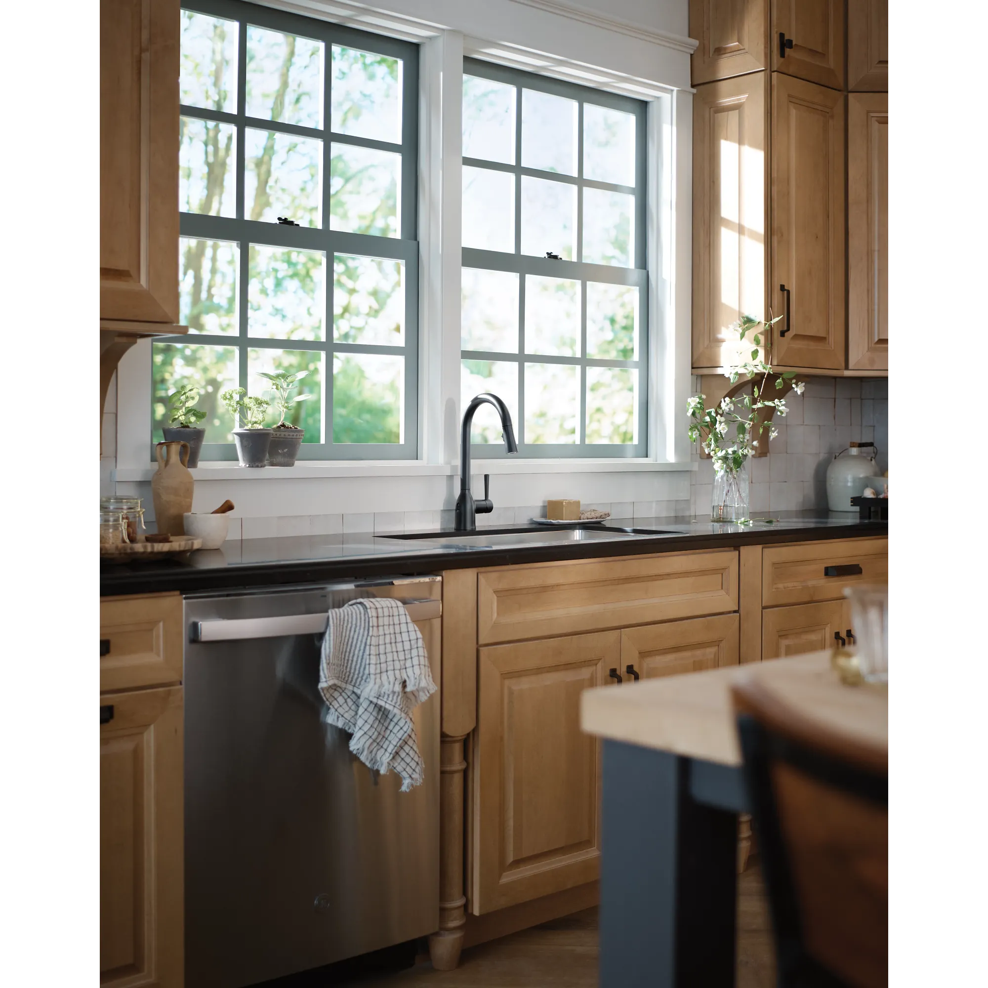 Adler MotionSense Wave One-Handle Pulldown Touchless Kitchen Faucet - Image 26