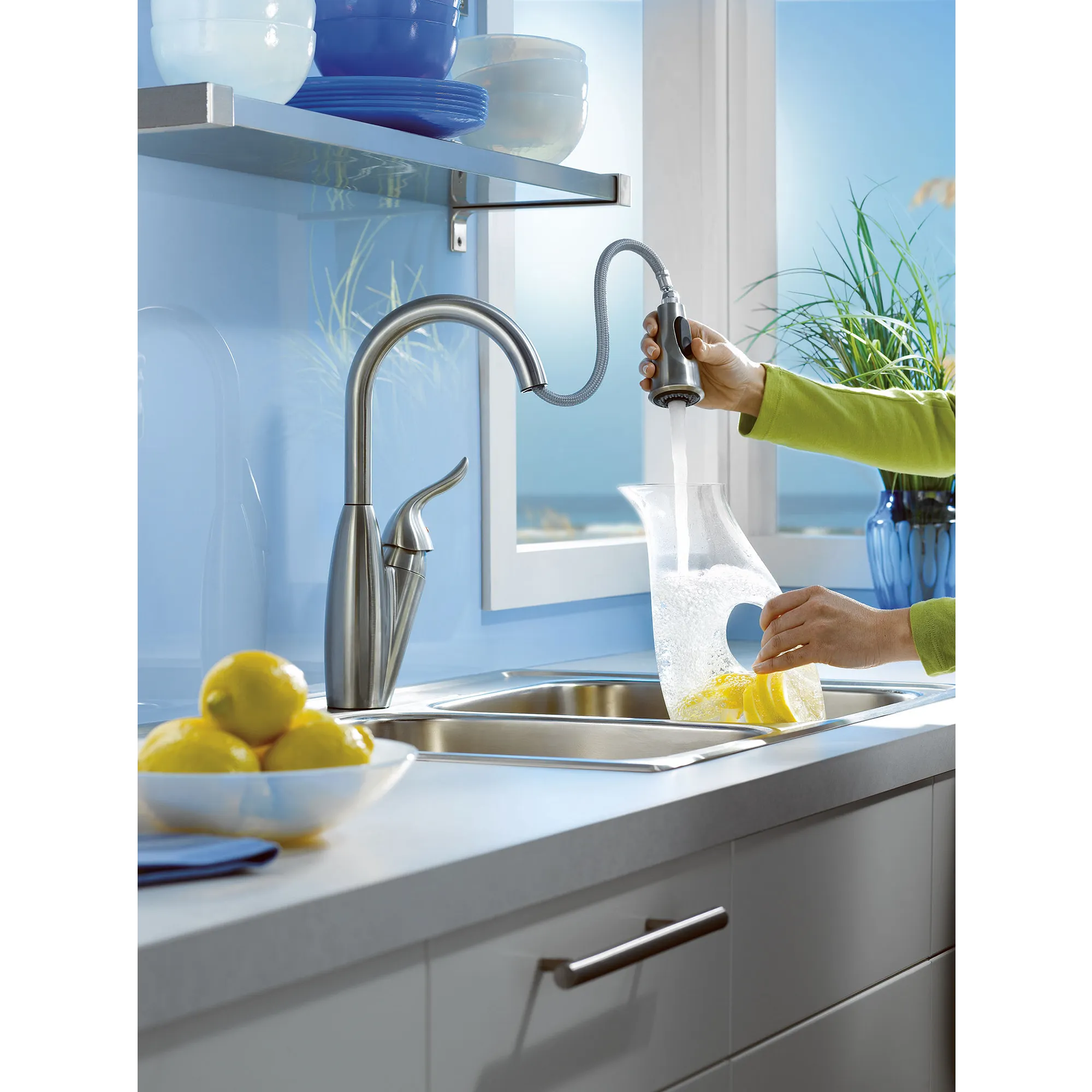 Solidad Chrome one-handle high arc pulldown kitchen faucet - Image 4