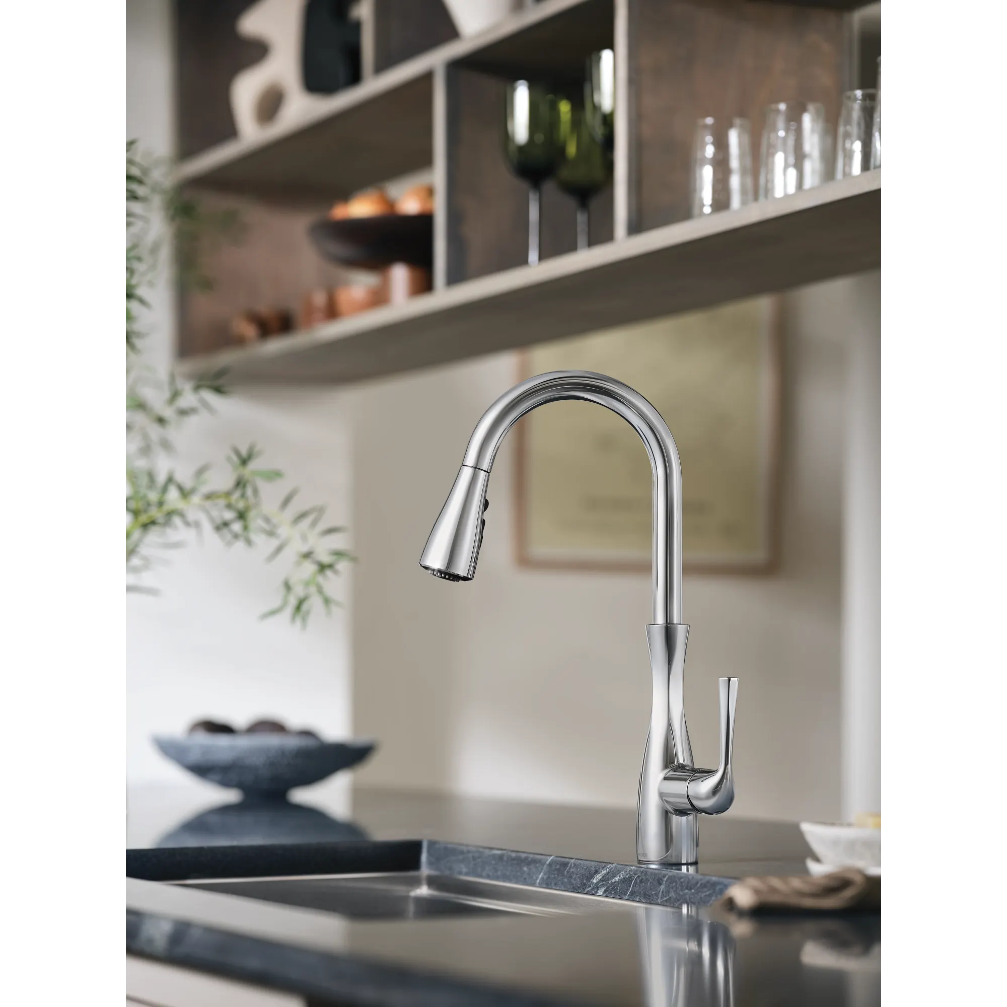 Arlia Chrome one-handle high arc pulldown kitchen faucet - Image 10