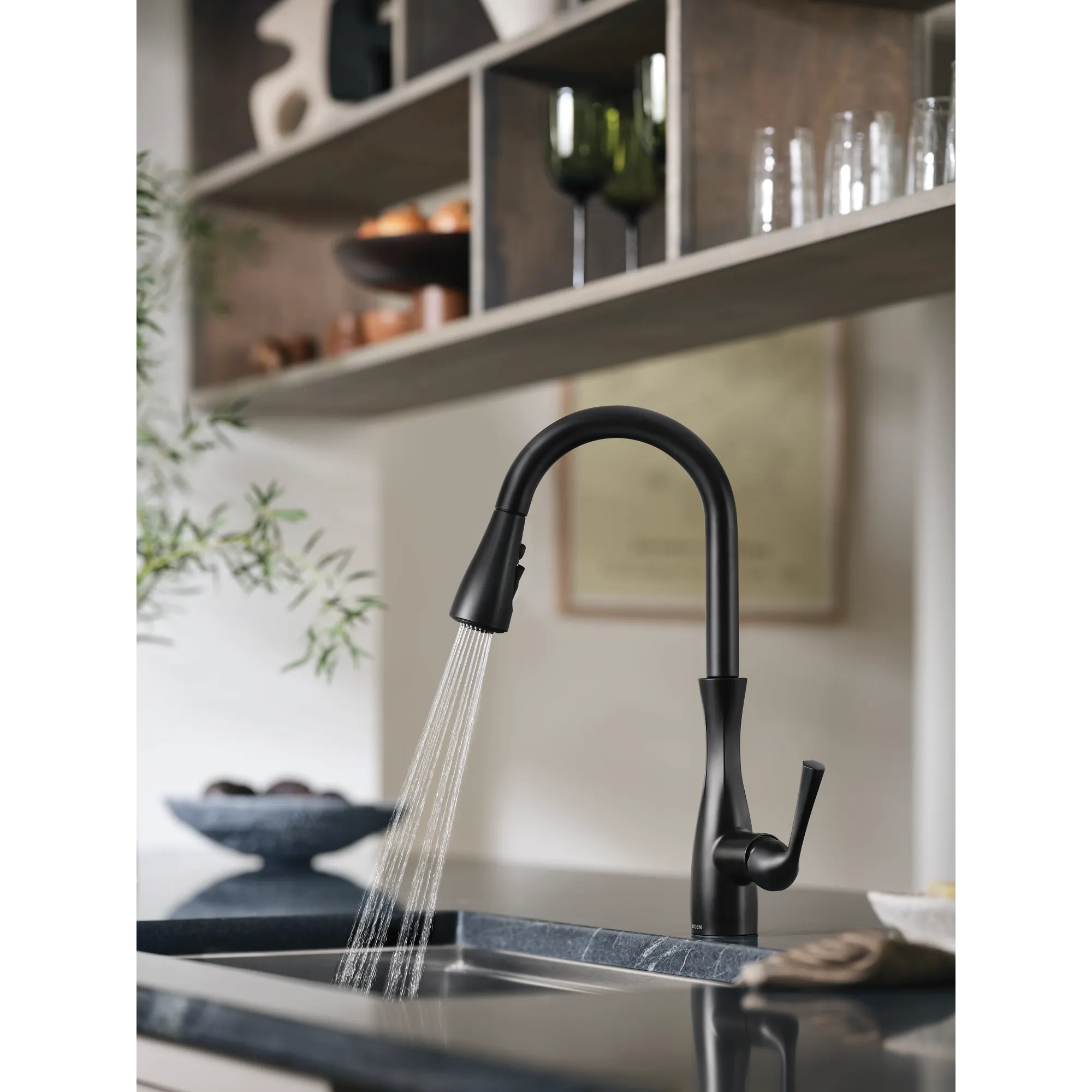 Arlia Chrome one-handle high arc pulldown kitchen faucet - Image 24