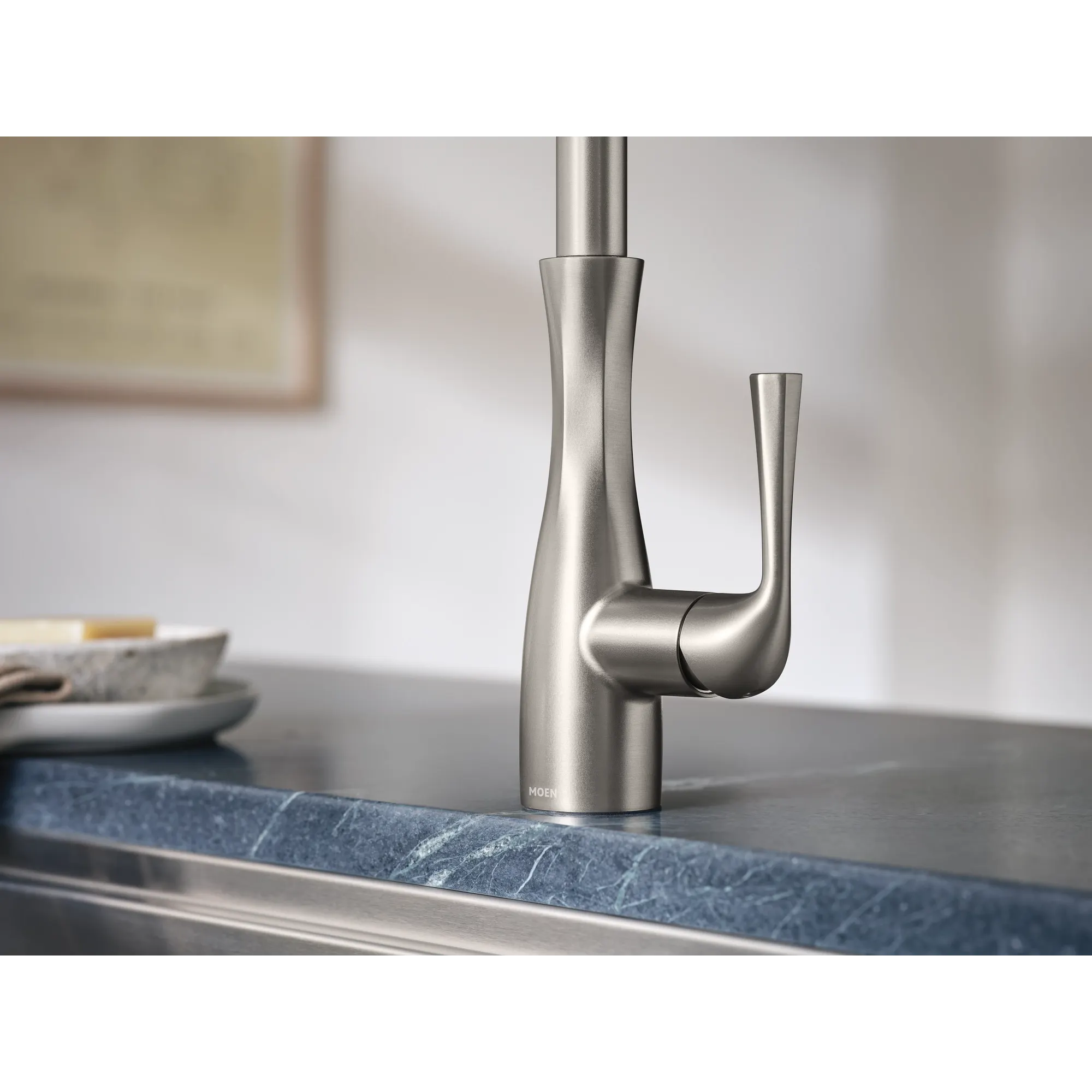 Arlia Chrome one-handle high arc pulldown kitchen faucet - Image 29