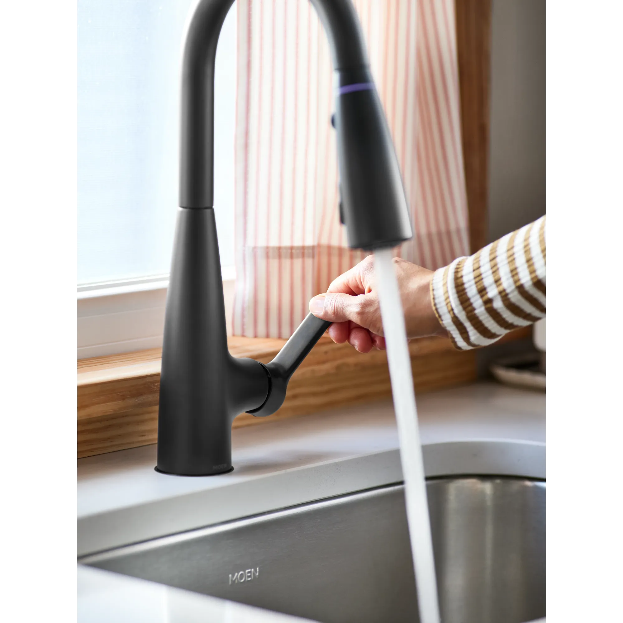 Haelyn One-Handle High Arc Pulldown Kitchen Faucet With ColorCue® - Image 7