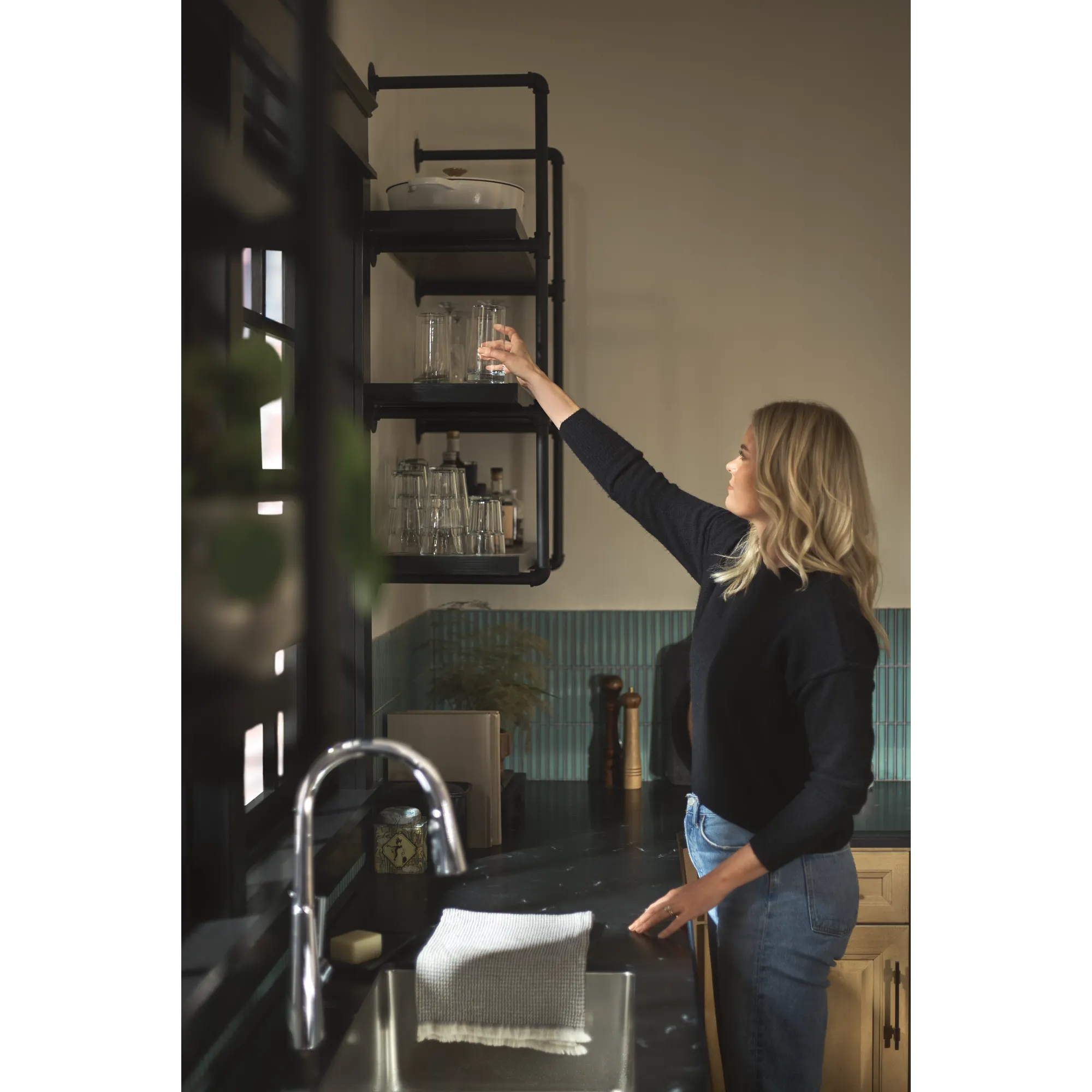 KURV Smart Pulldown Touchless Kitchen Faucet - Image 7