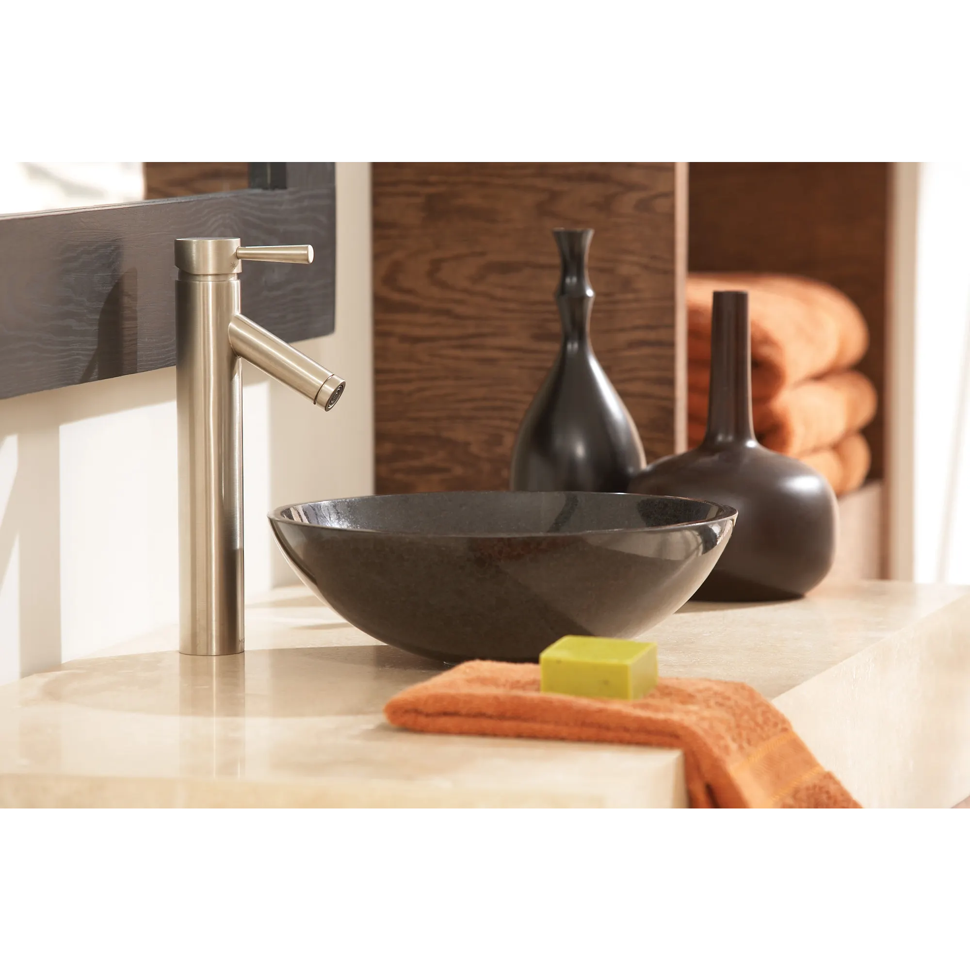 Level Chrome one-handle low arc bathroom faucet - Image 4