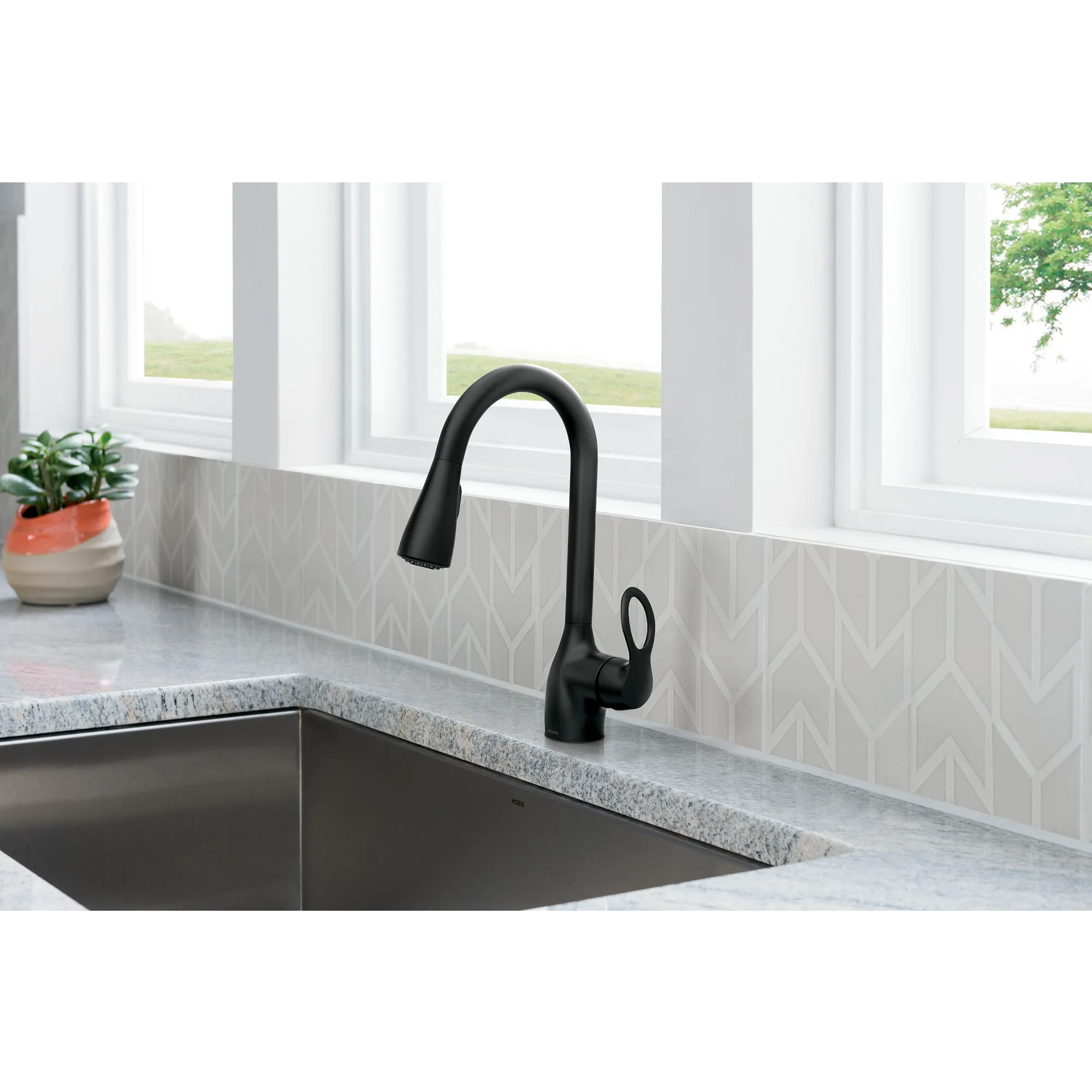 Kleo One-Handle Diverter Pulldown Kitchen Faucet - Image 23