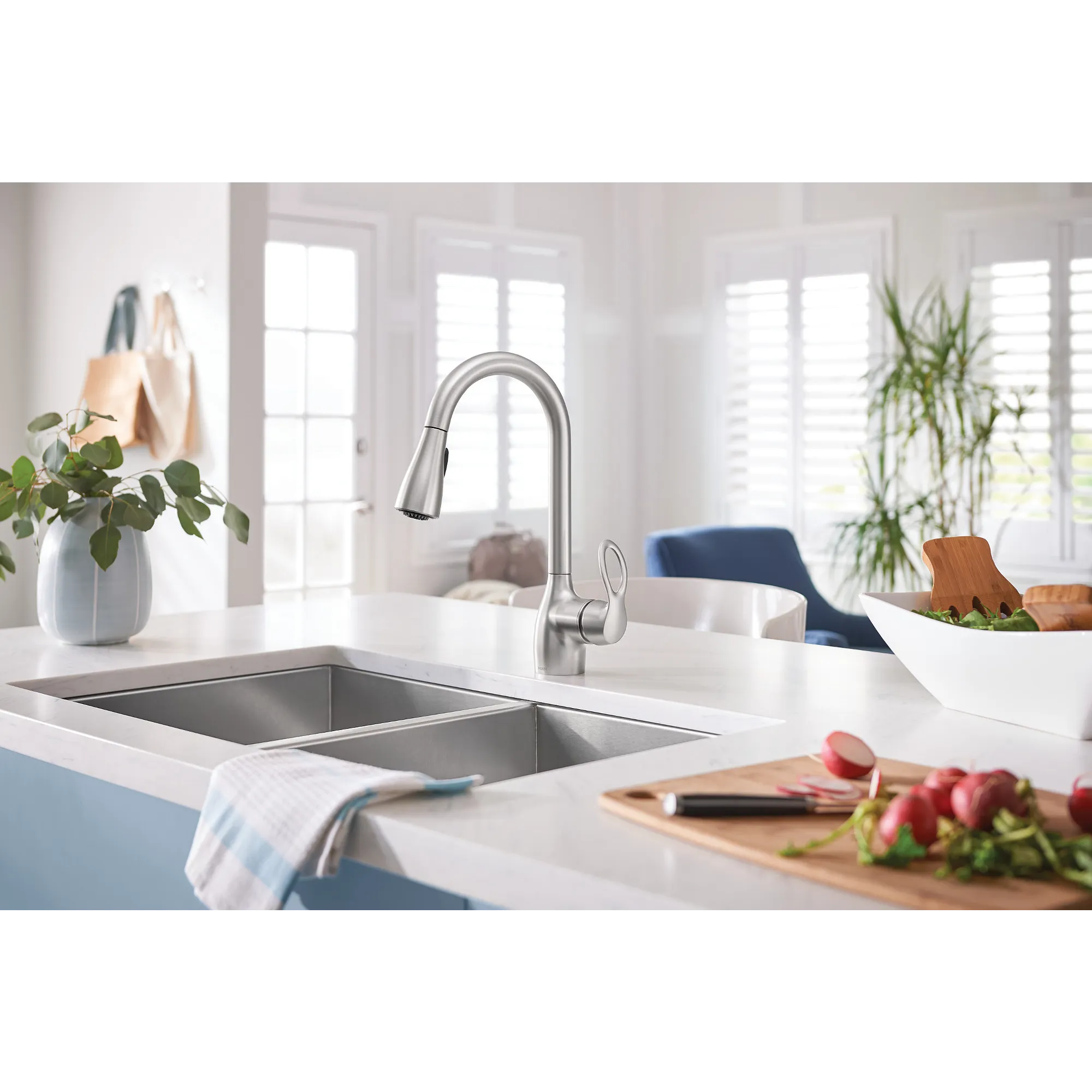 Kleo One-Handle Diverter Pulldown Kitchen Faucet - Image 32