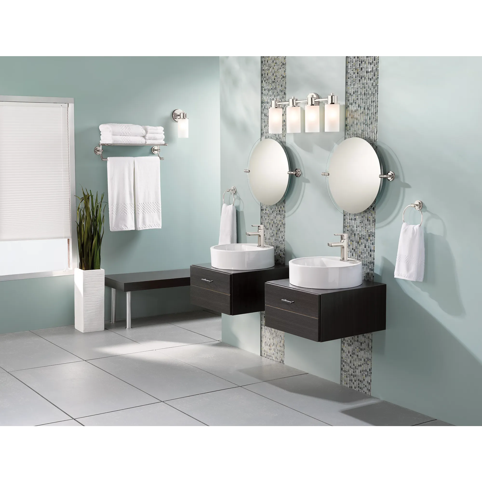 Iso 3-Light Bathroom Vanity Light - Image 2