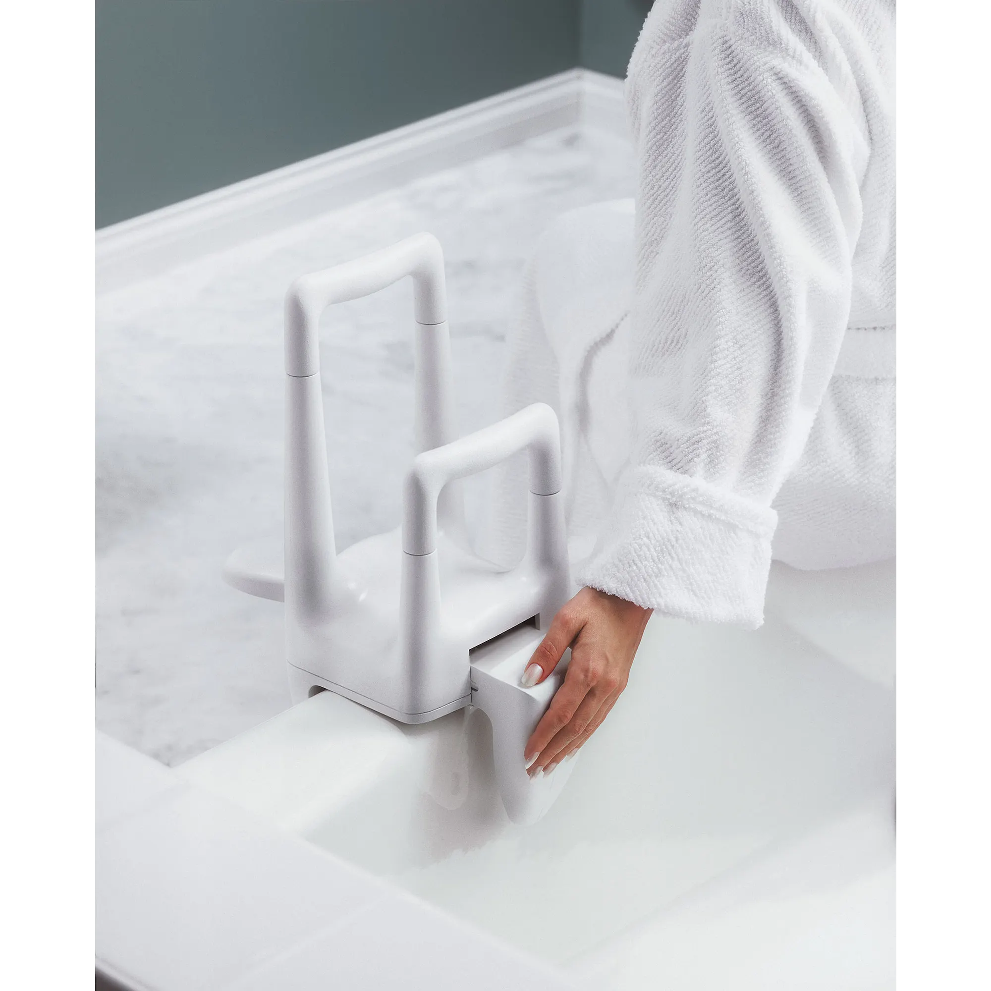 Moen Home Care Glacier Tub Grip