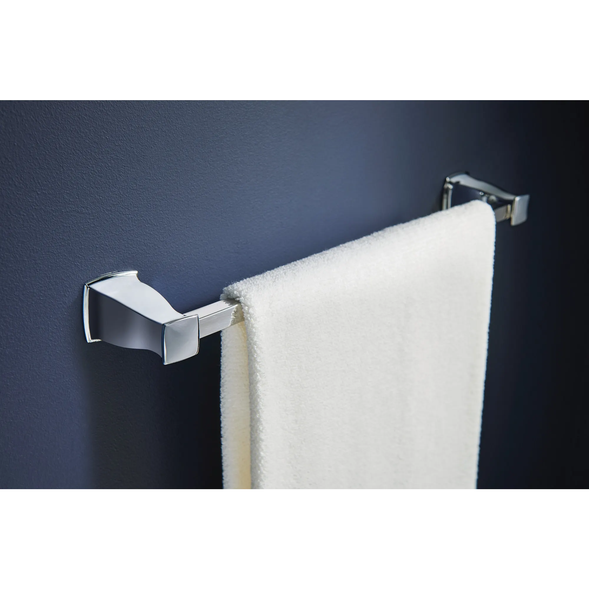 Hensley Chrome 18" Towel Bar - Image 4