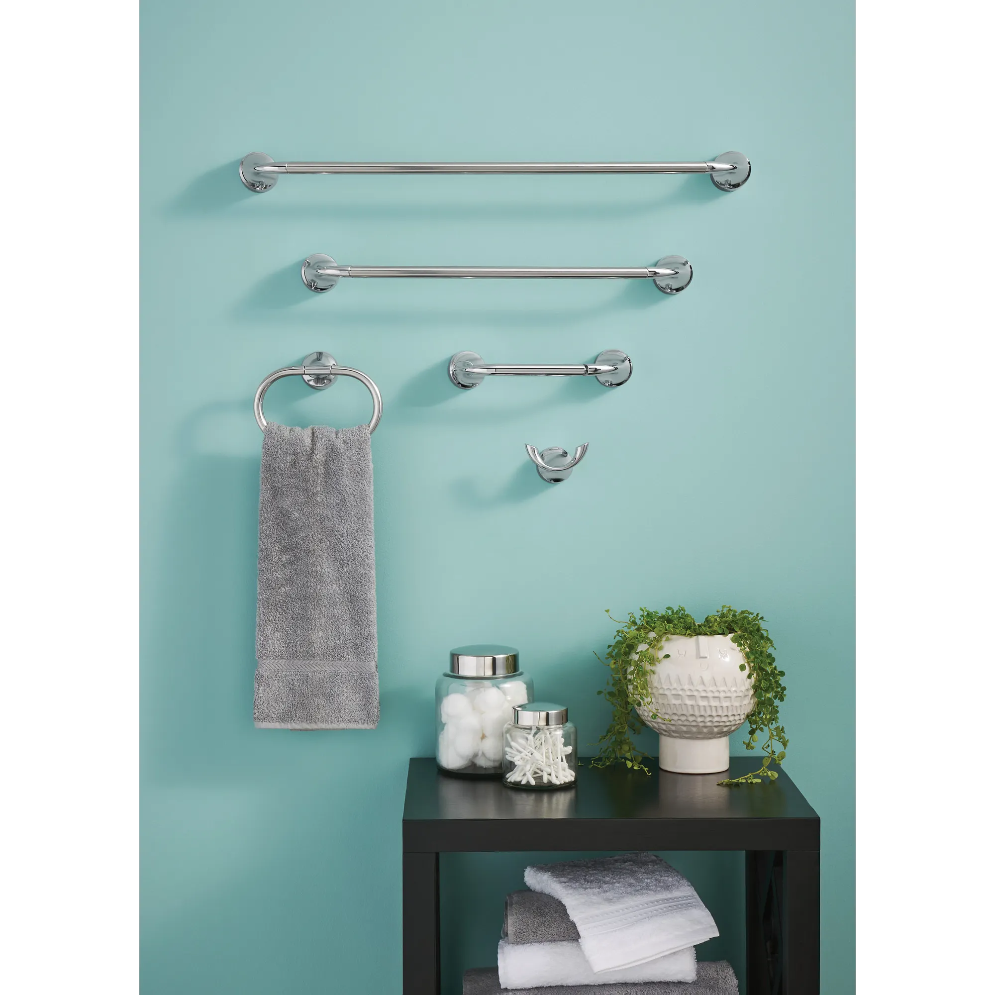 Idora 24" Towel Bar - Image 4