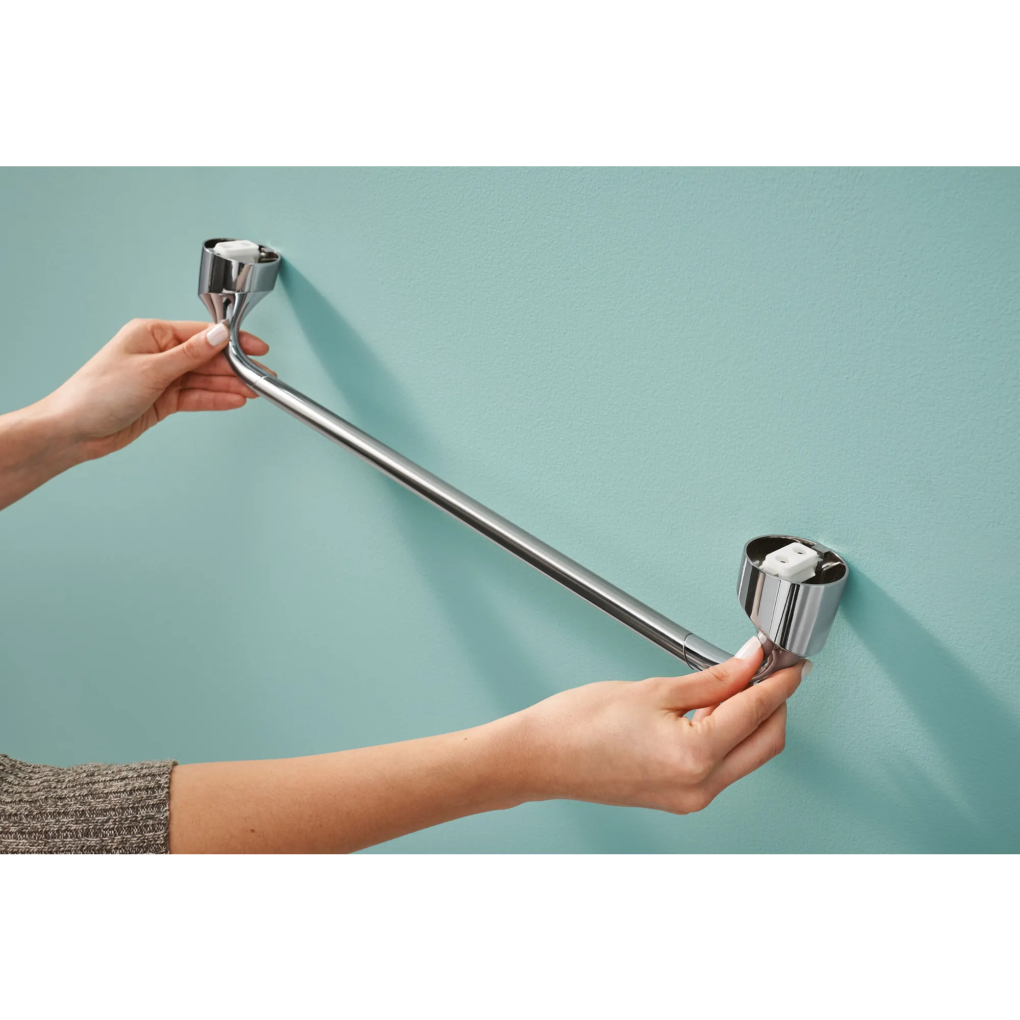 Idora 24" Towel Bar - Image 7