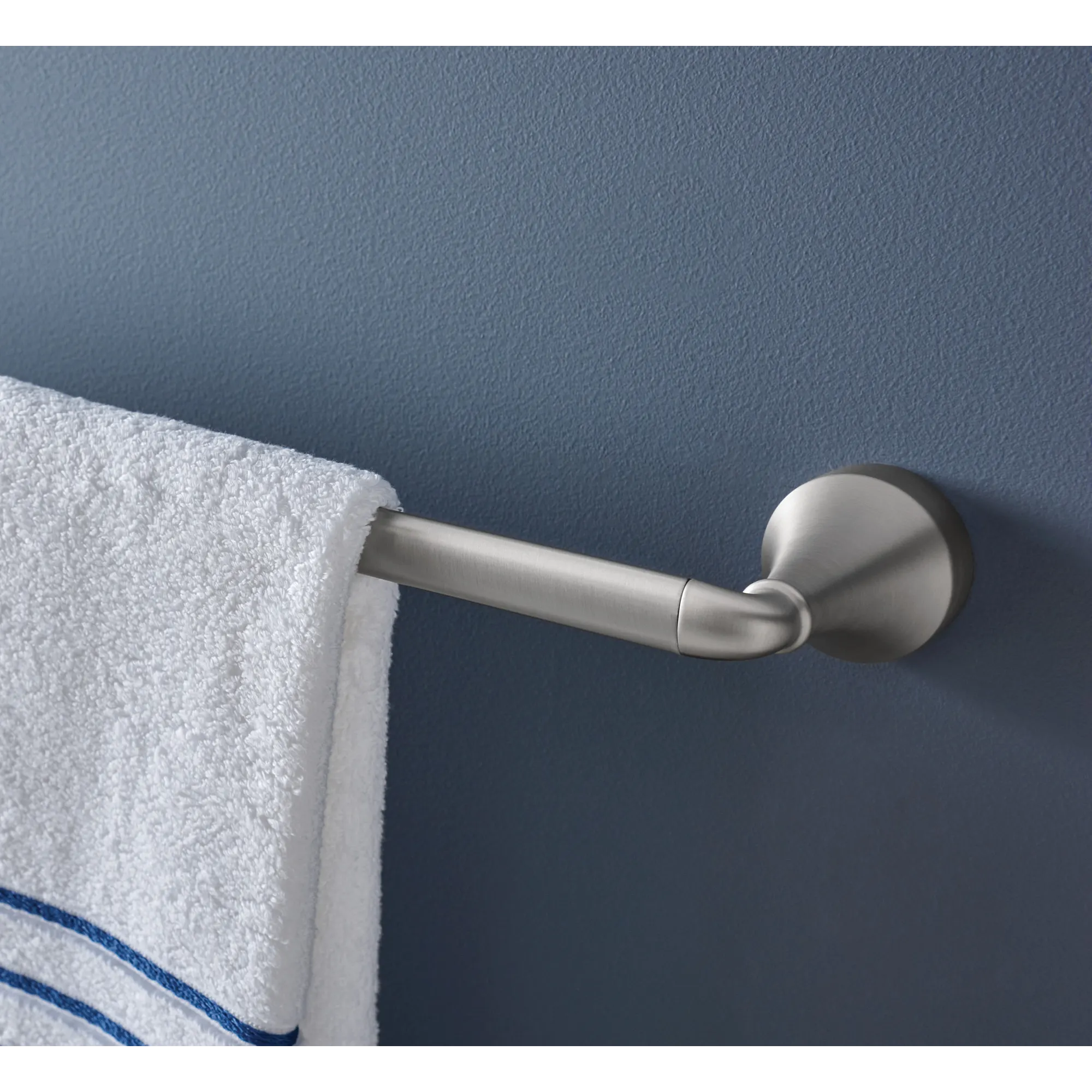 Hamden 18" Towel Bar - Image 2