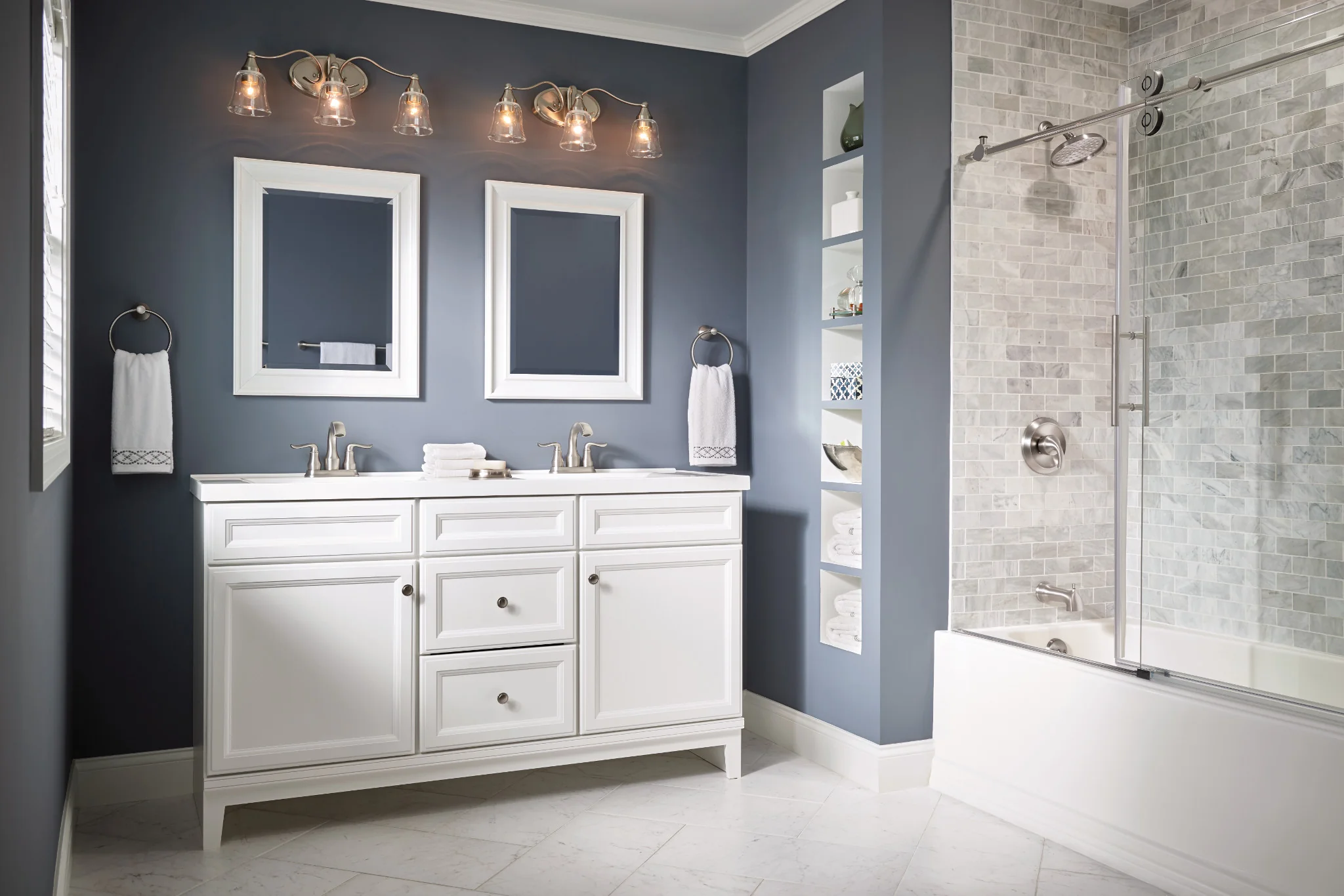 Hamden Spot resist brushed nickel 24" towel bar - Image 10