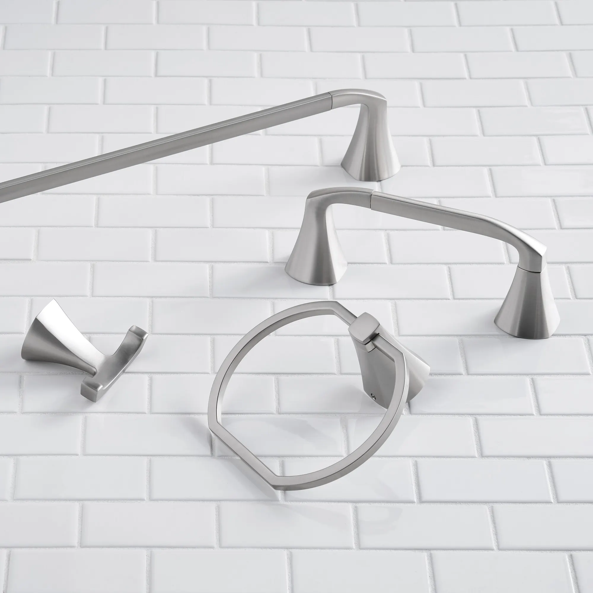 Lindor Towel Ring - Image 13