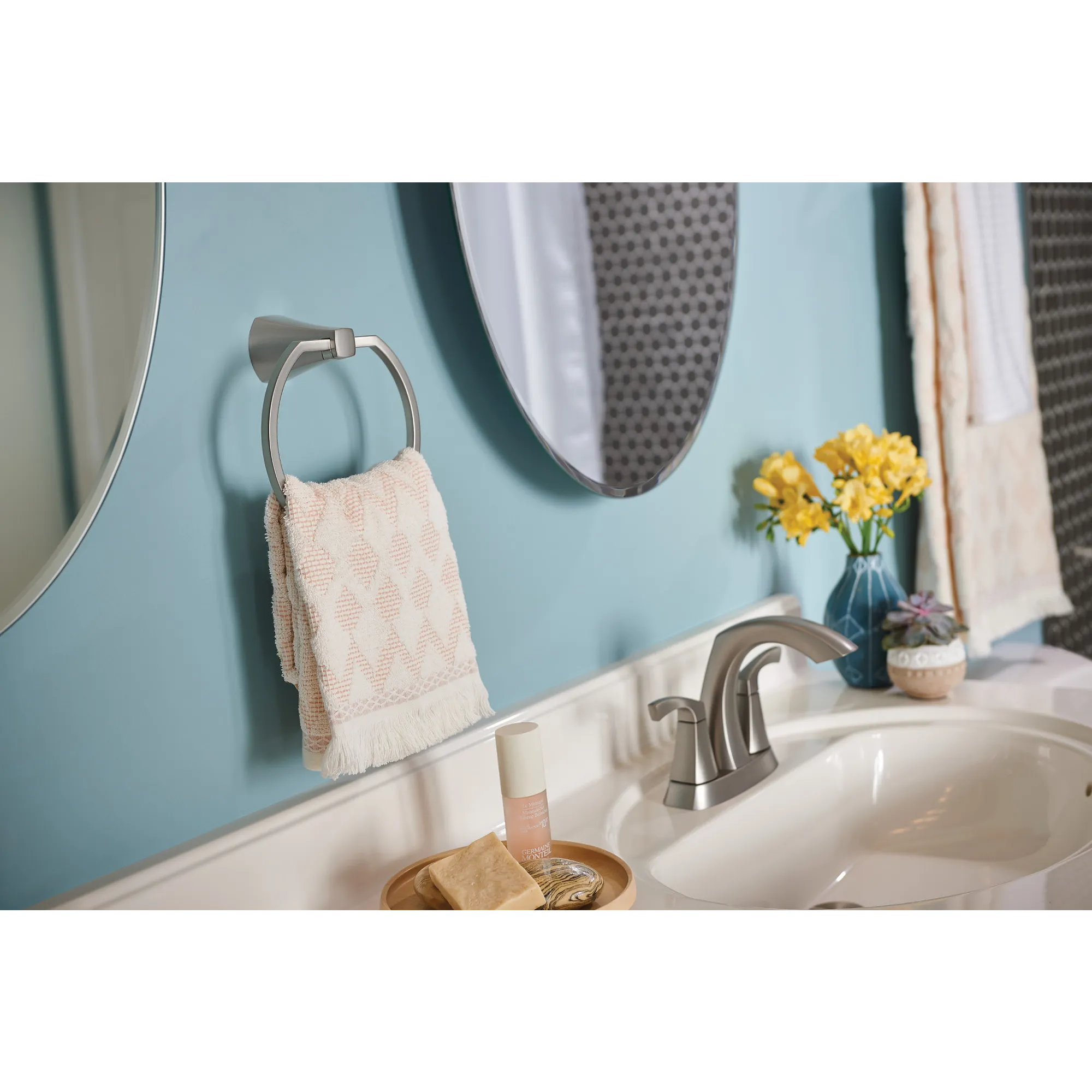 Lindor Towel Ring - Image 14