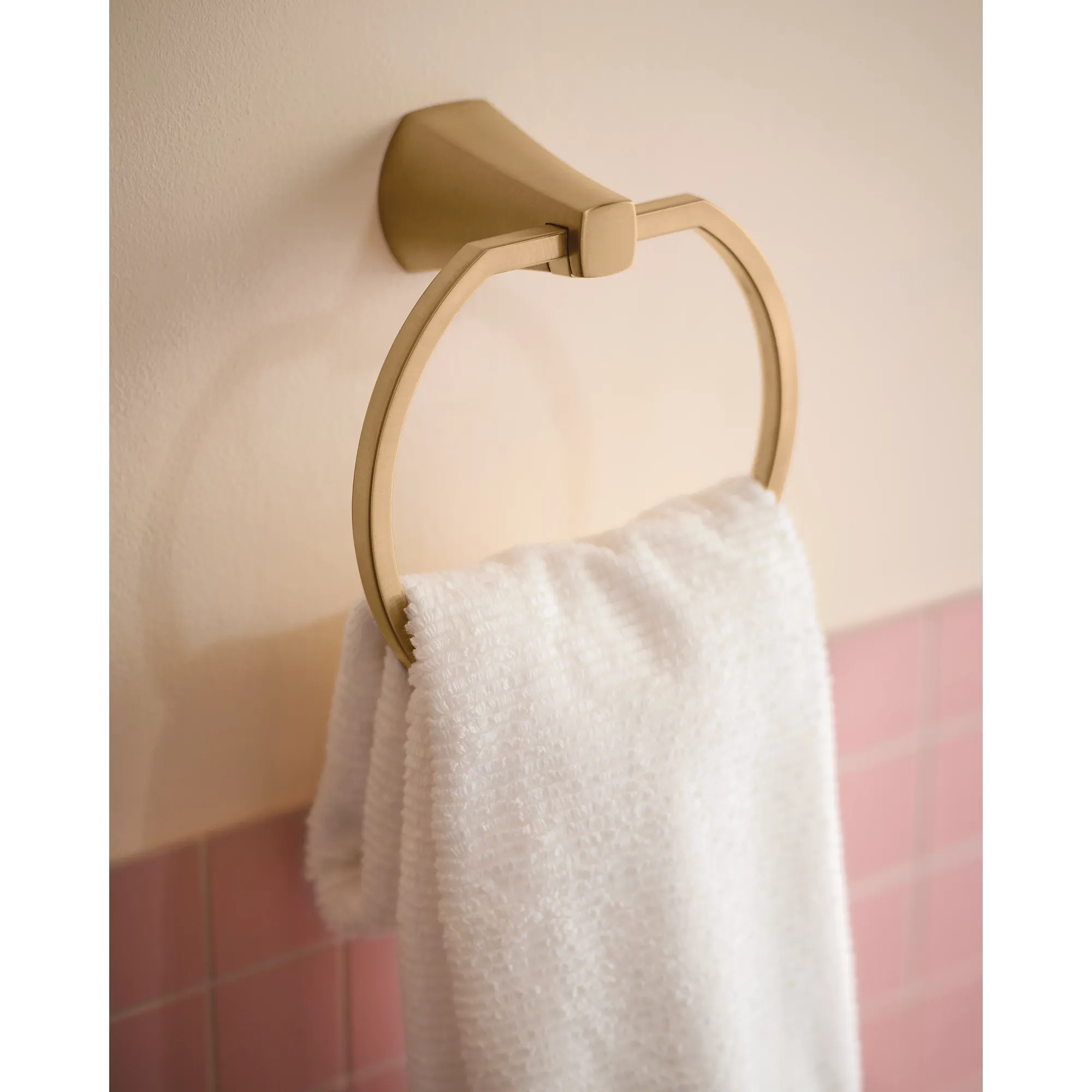 Lindor Towel Ring - Image 21