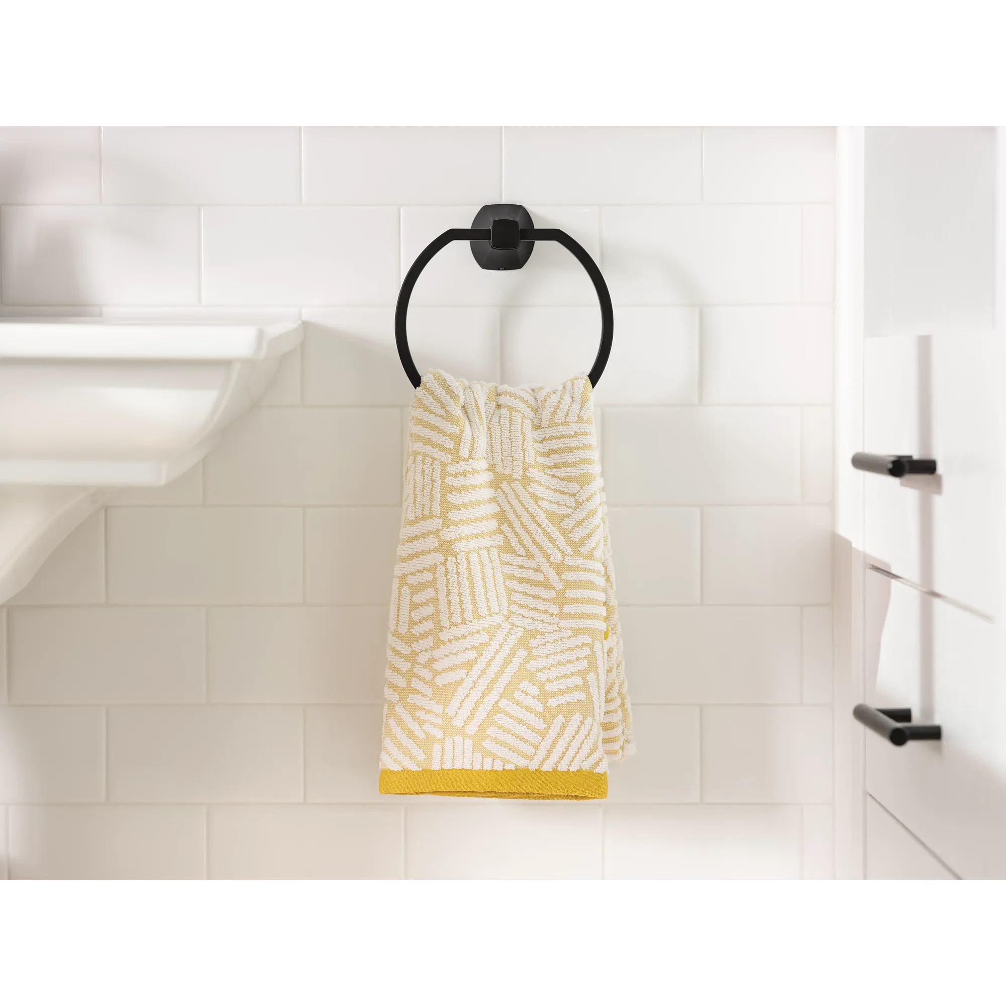 Lindor Towel Ring - Image 4
